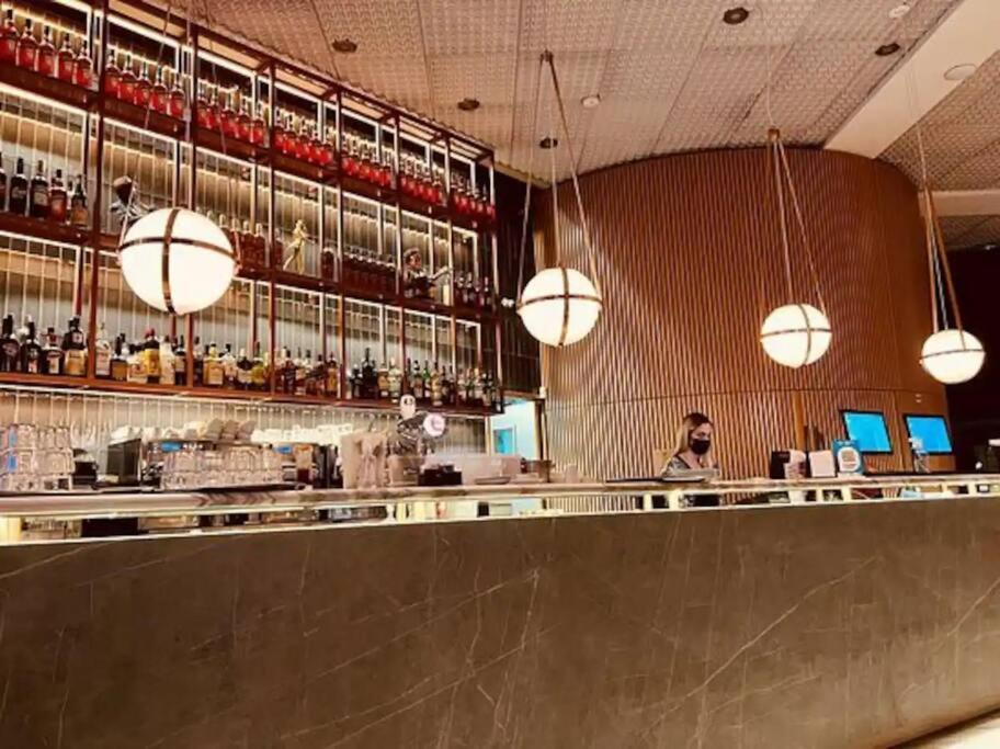Penthouse Panorámico a Estrenar en Sofisticado Barrio y Edificio 100m2 Piscina Salon de Eventos Gym