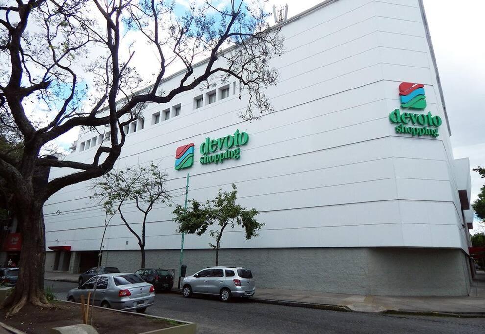 Penthouse Panorámico a Estrenar en Sofisticado Barrio y Edificio 100m2 Piscina Salon de Eventos Gym