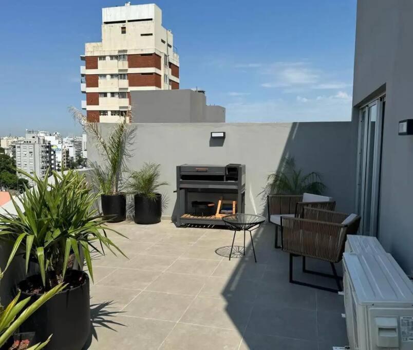 Penthouse Panorámico a Estrenar en Sofisticado Barrio y Edificio 100m2 Piscina Salon de Eventos Gym