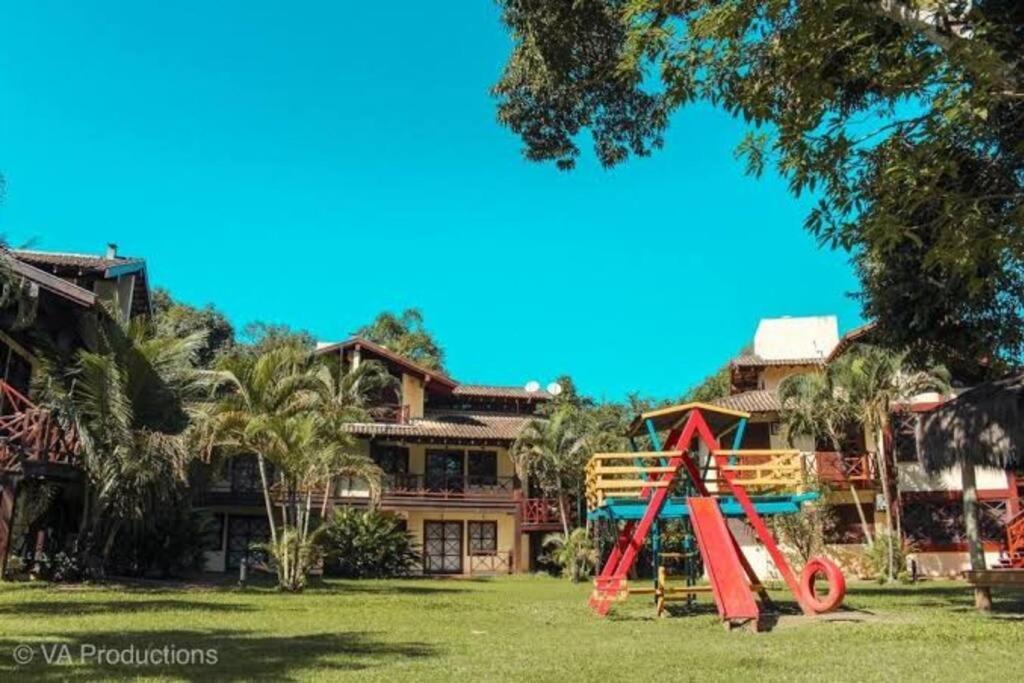 B12 Casa em Maresias condomínio a 50 metros da praia