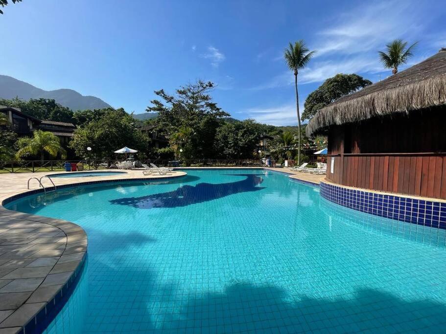 B12 Casa em Maresias condomínio a 50 metros da praia