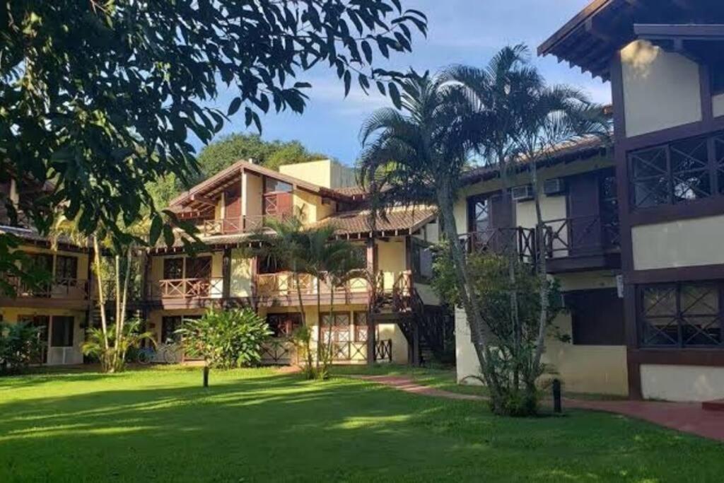 B12 Casa em Maresias condomínio a 50 metros da praia