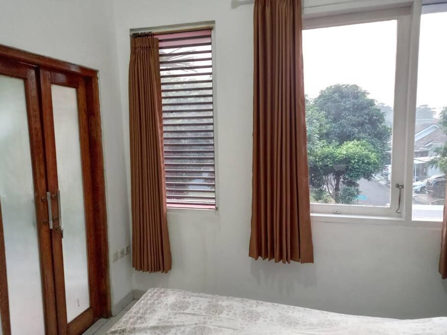 House in Grand Wisata Bekasi view 5