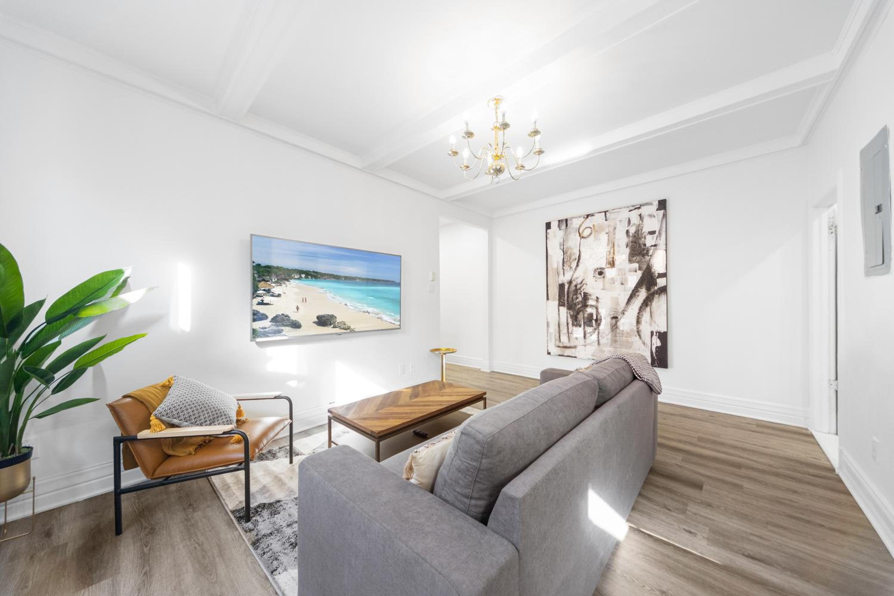 Modern and cozy 4 bedrooms sleep 12