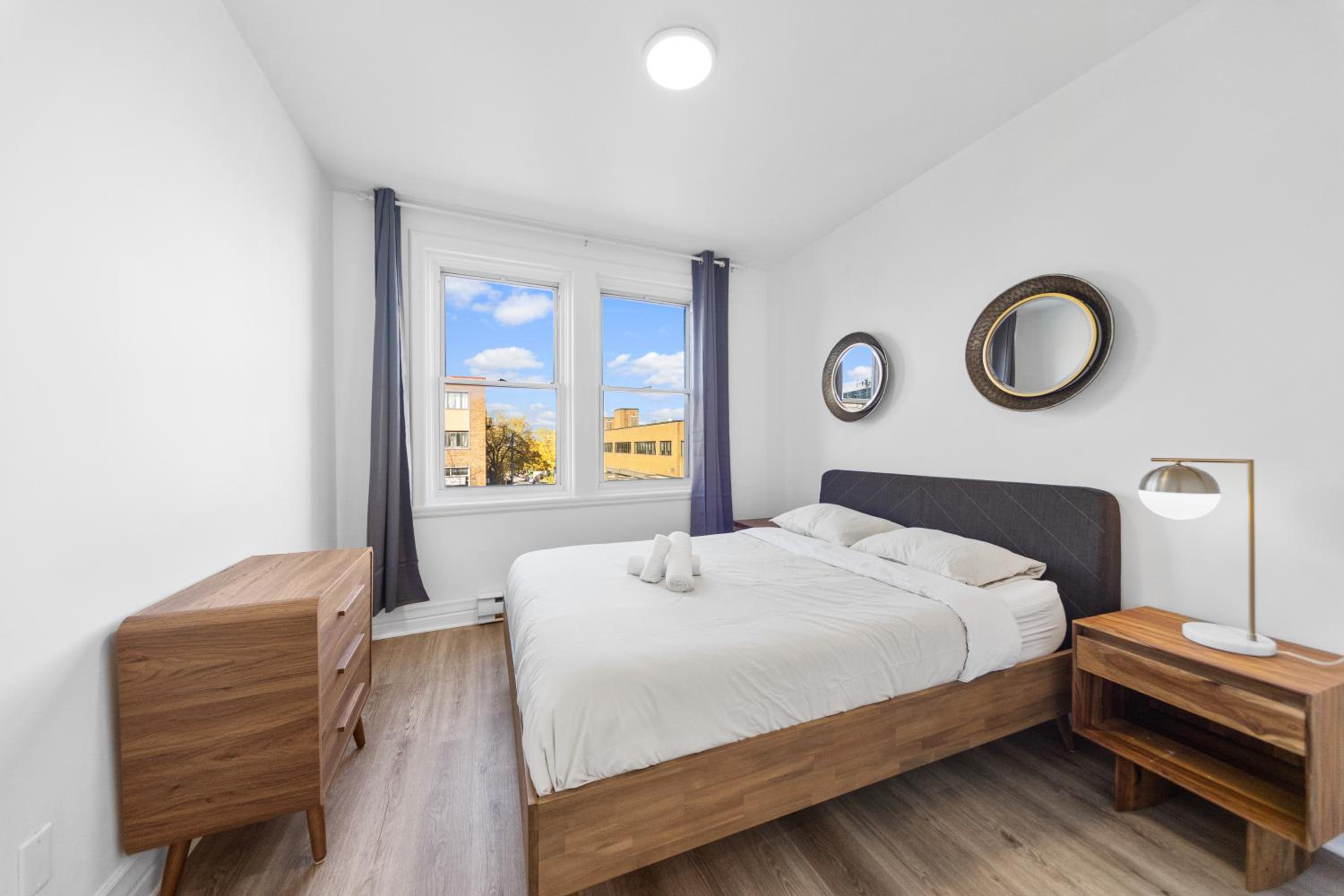 Modern and cozy 4 bedrooms sleep 12