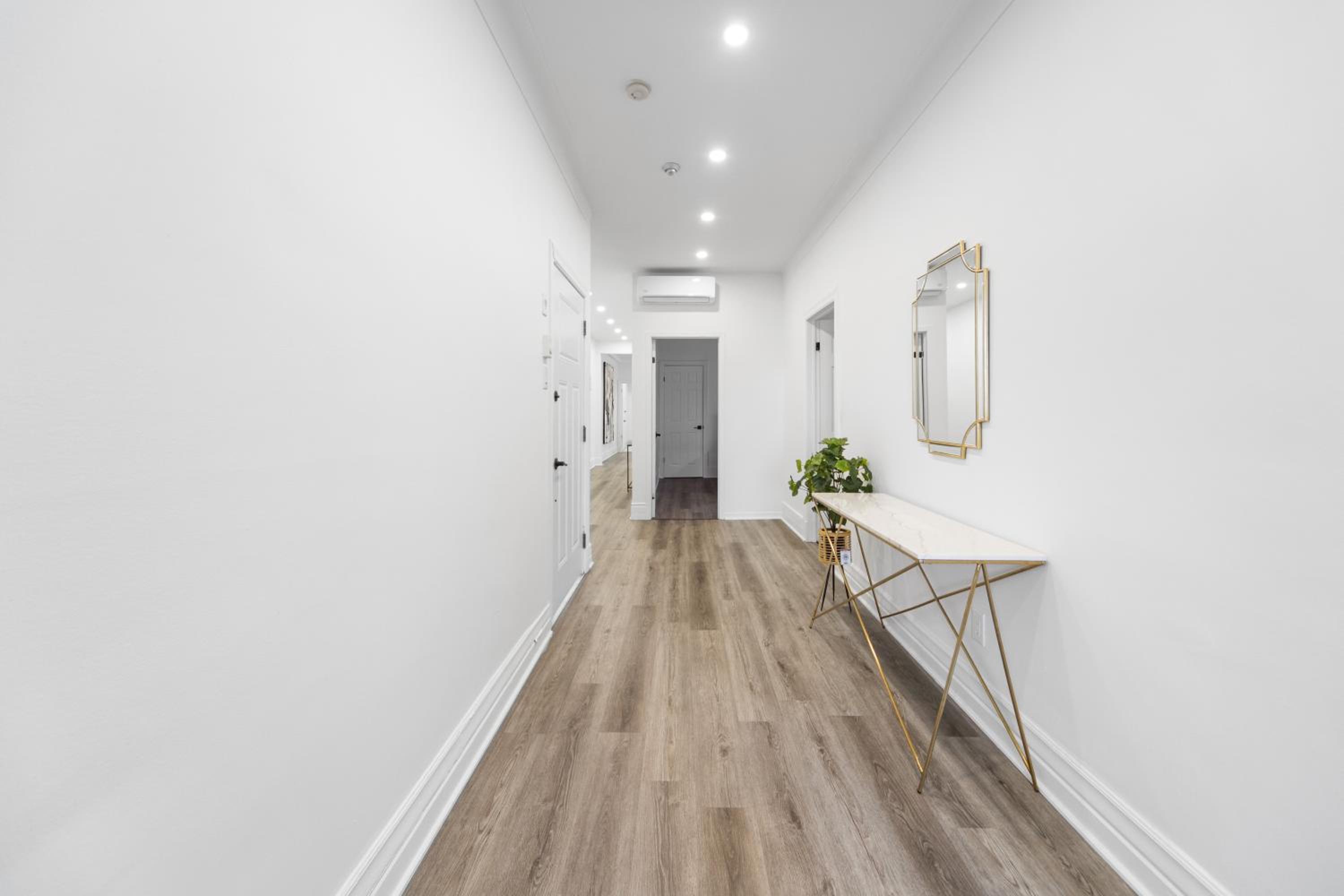 Modern and cozy 4 bedrooms sleep 12
