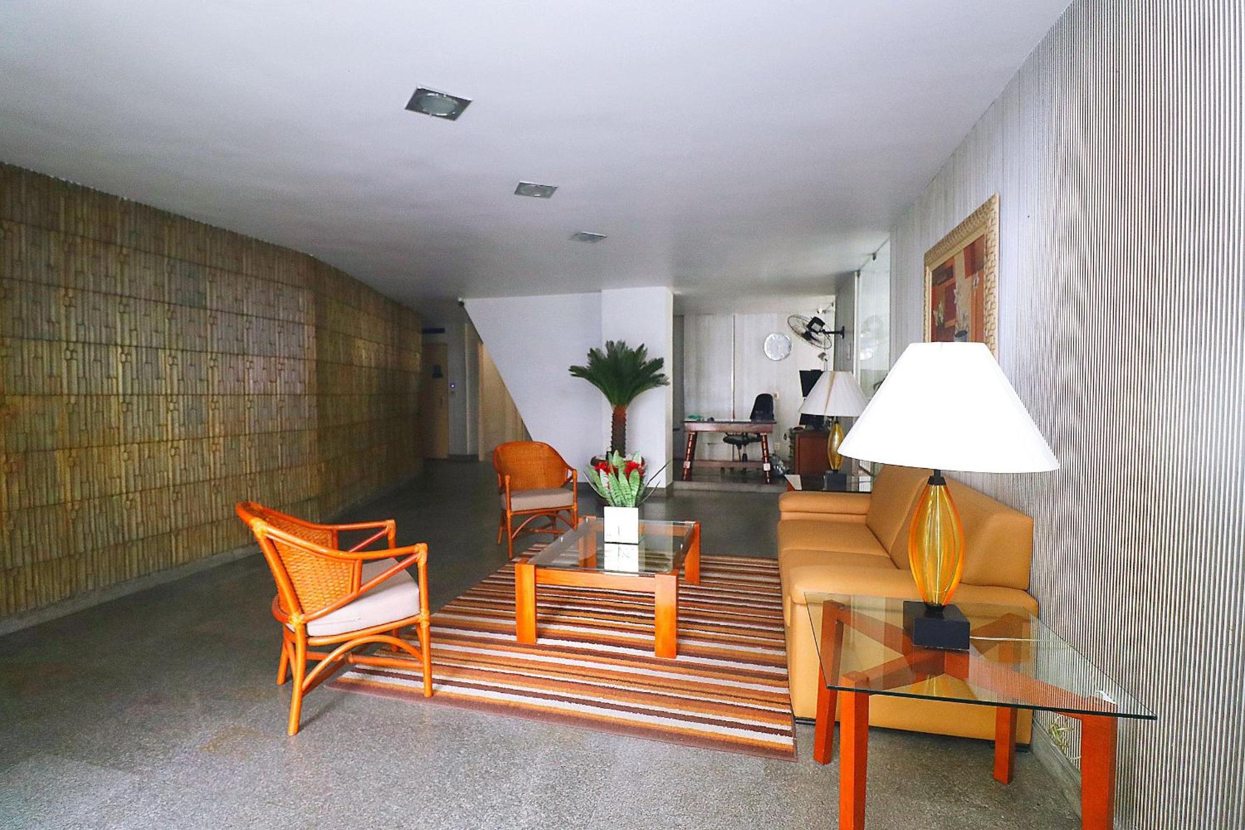 Apartamento silencioso para 6 pessoas, 2 quadras da praia, próximo a bares, restaurantes e metrô