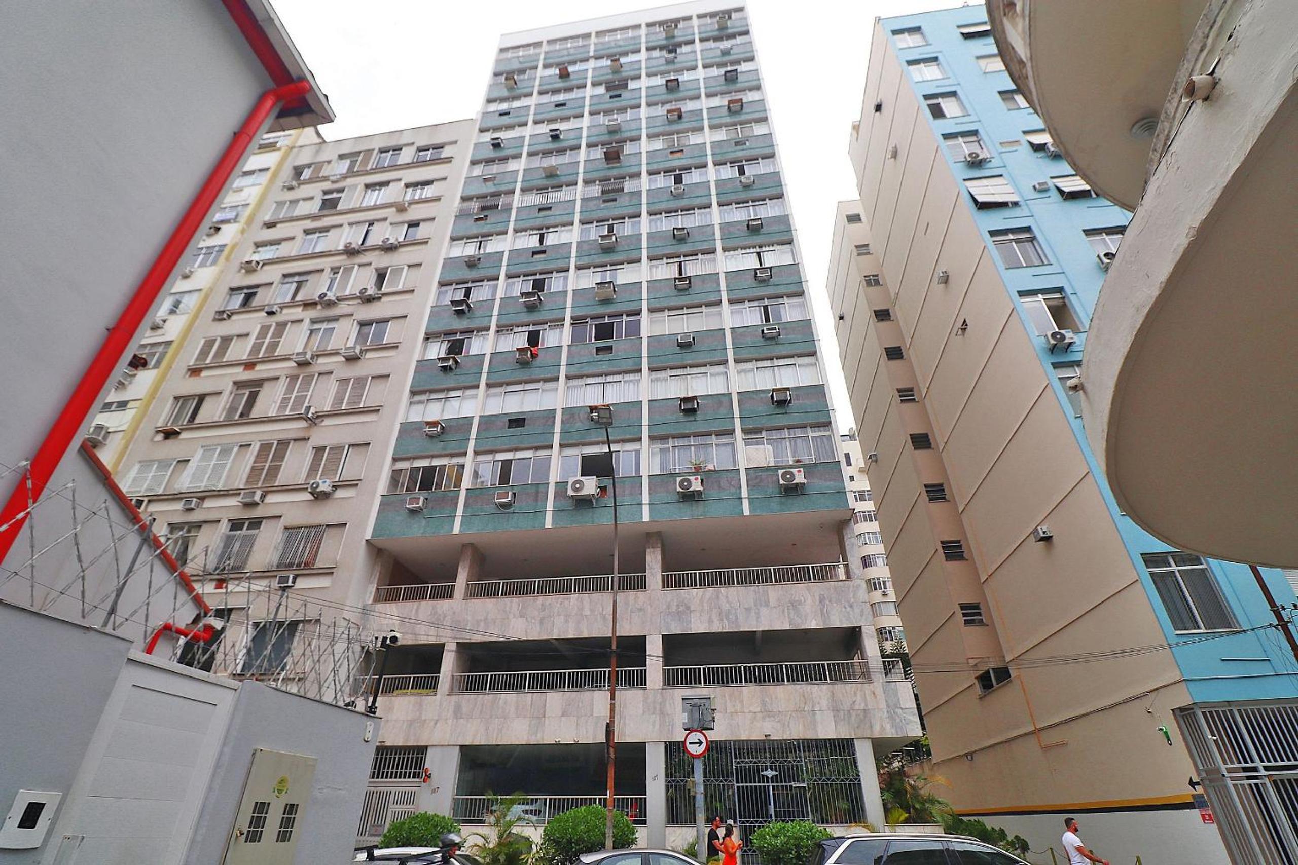 Apartamento silencioso para 6 pessoas, 2 quadras da praia, próximo a bares, restaurantes e metrô