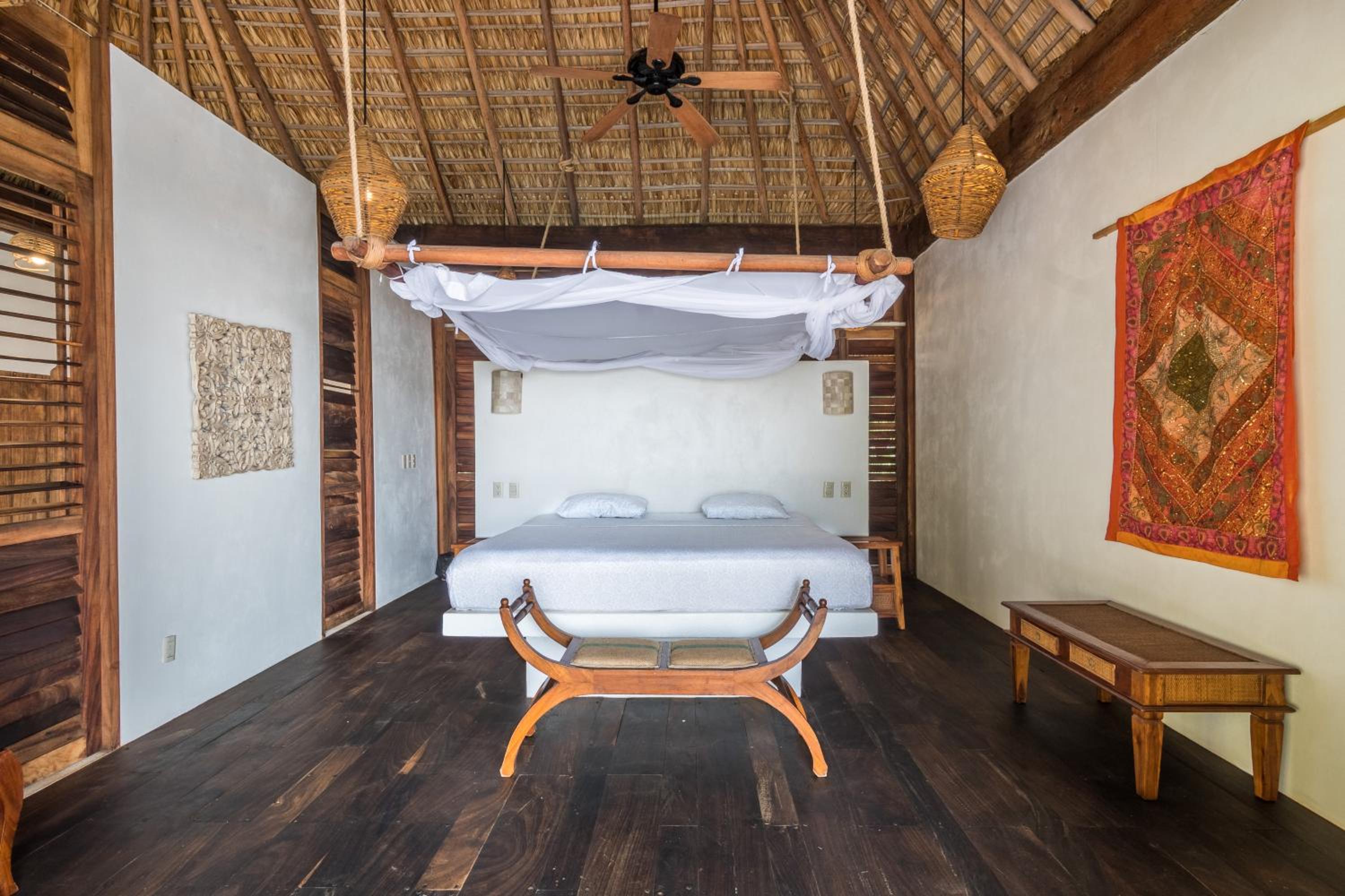 Oceanfront Casa Rhino