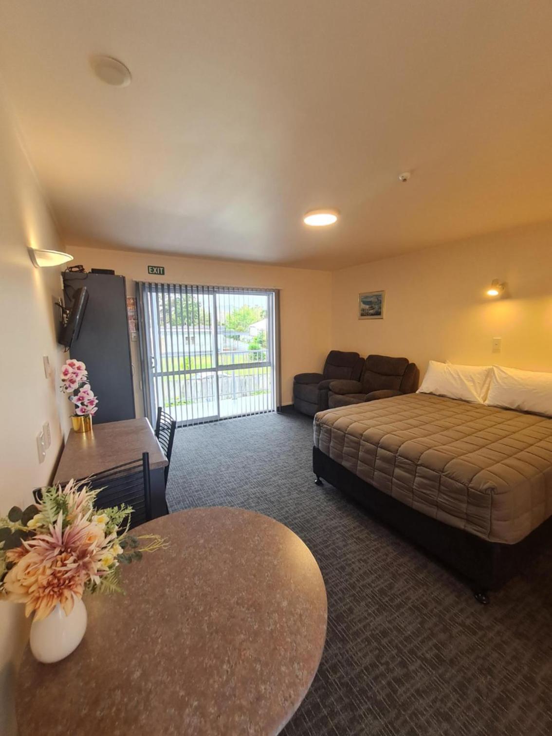 Avenue Heights Motel
