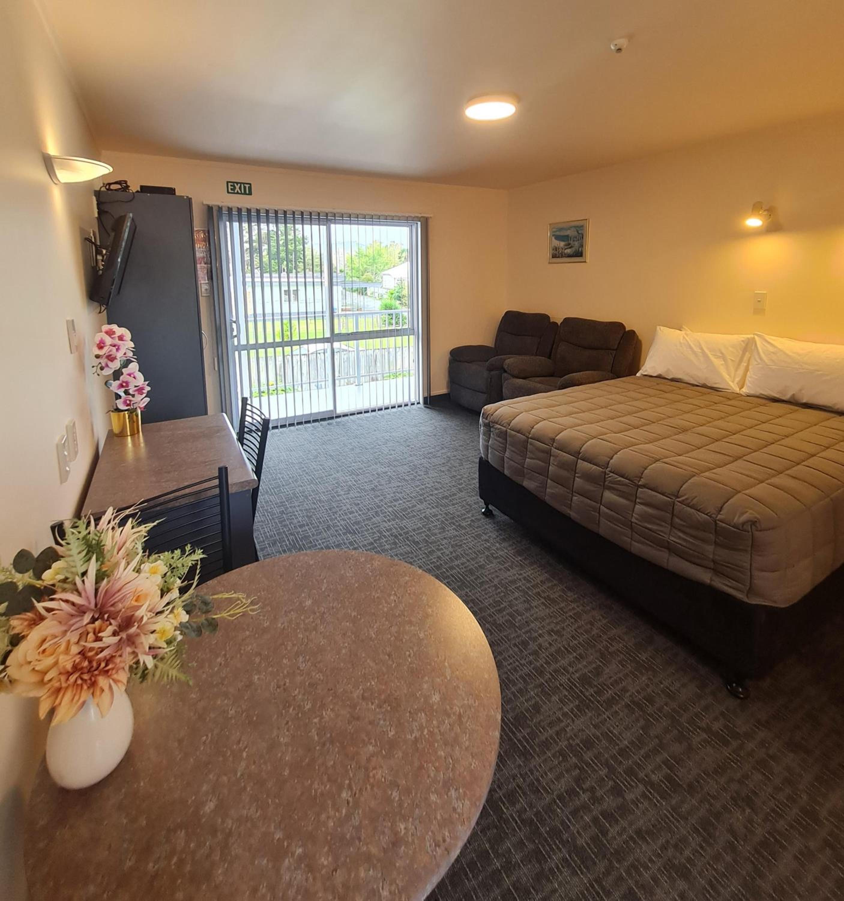 Avenue Heights Motel