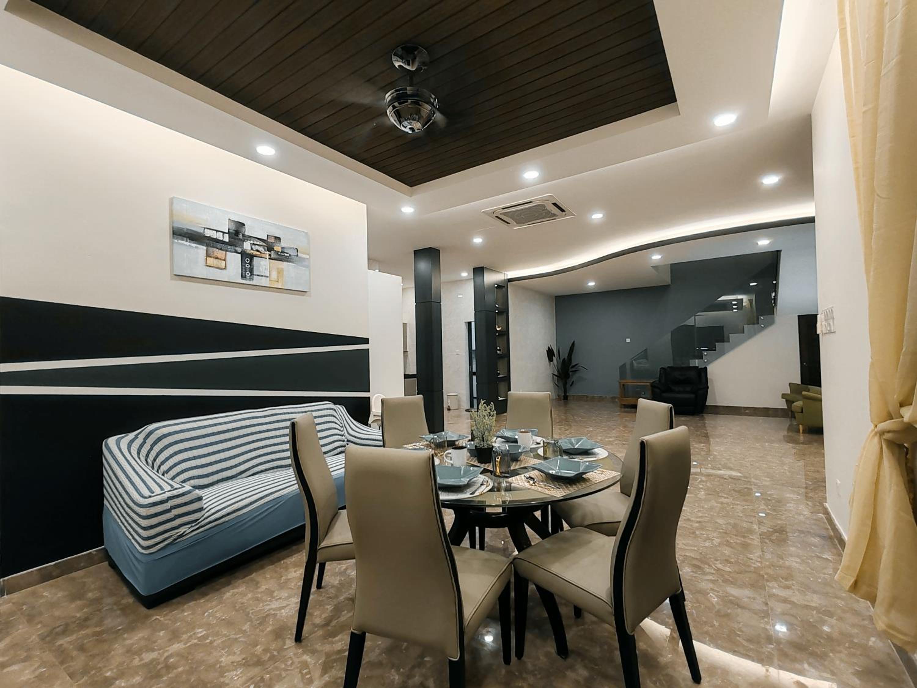 Luxury Semi D Gunung R by Irainbow