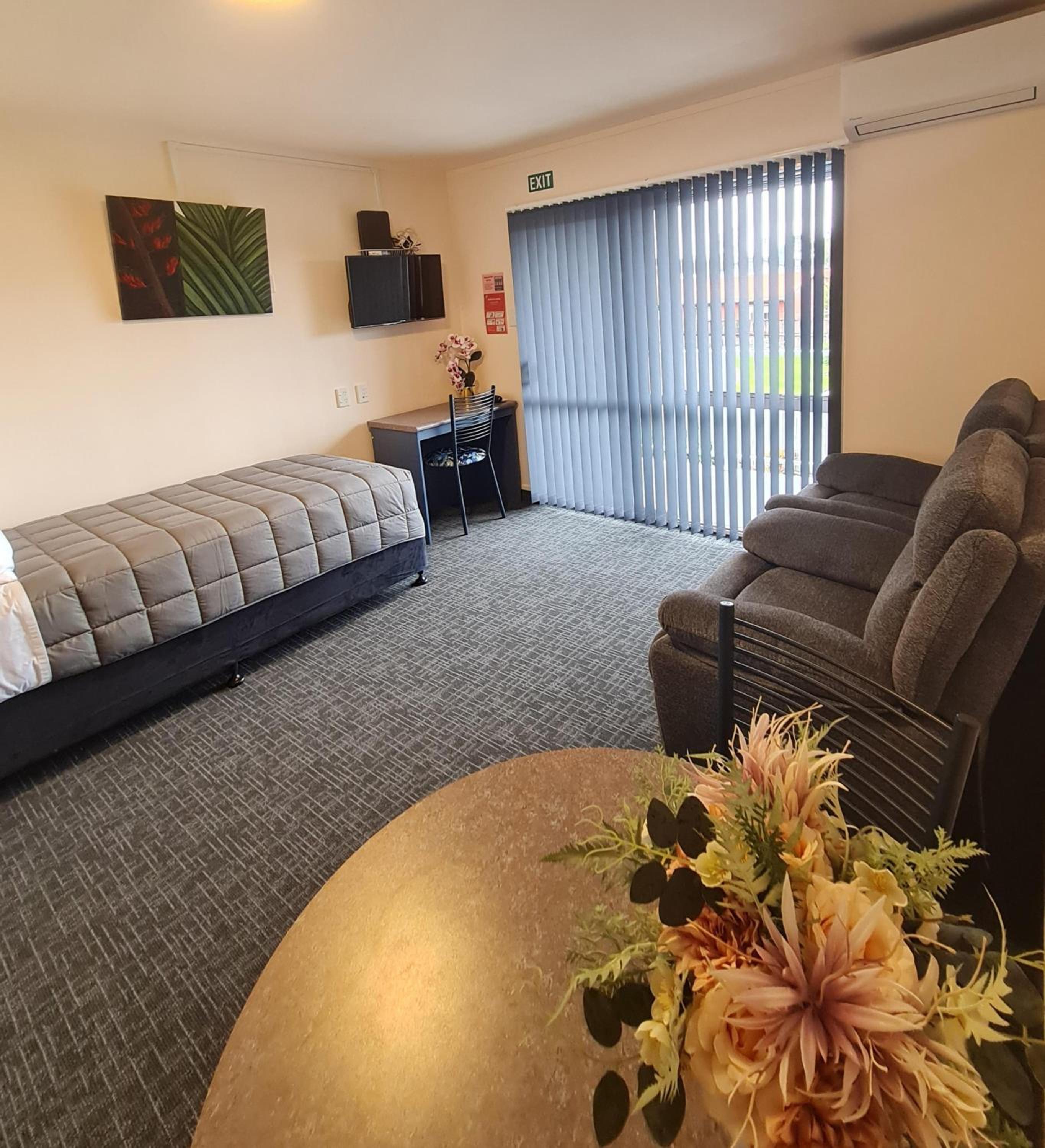 Avenue Heights Motel