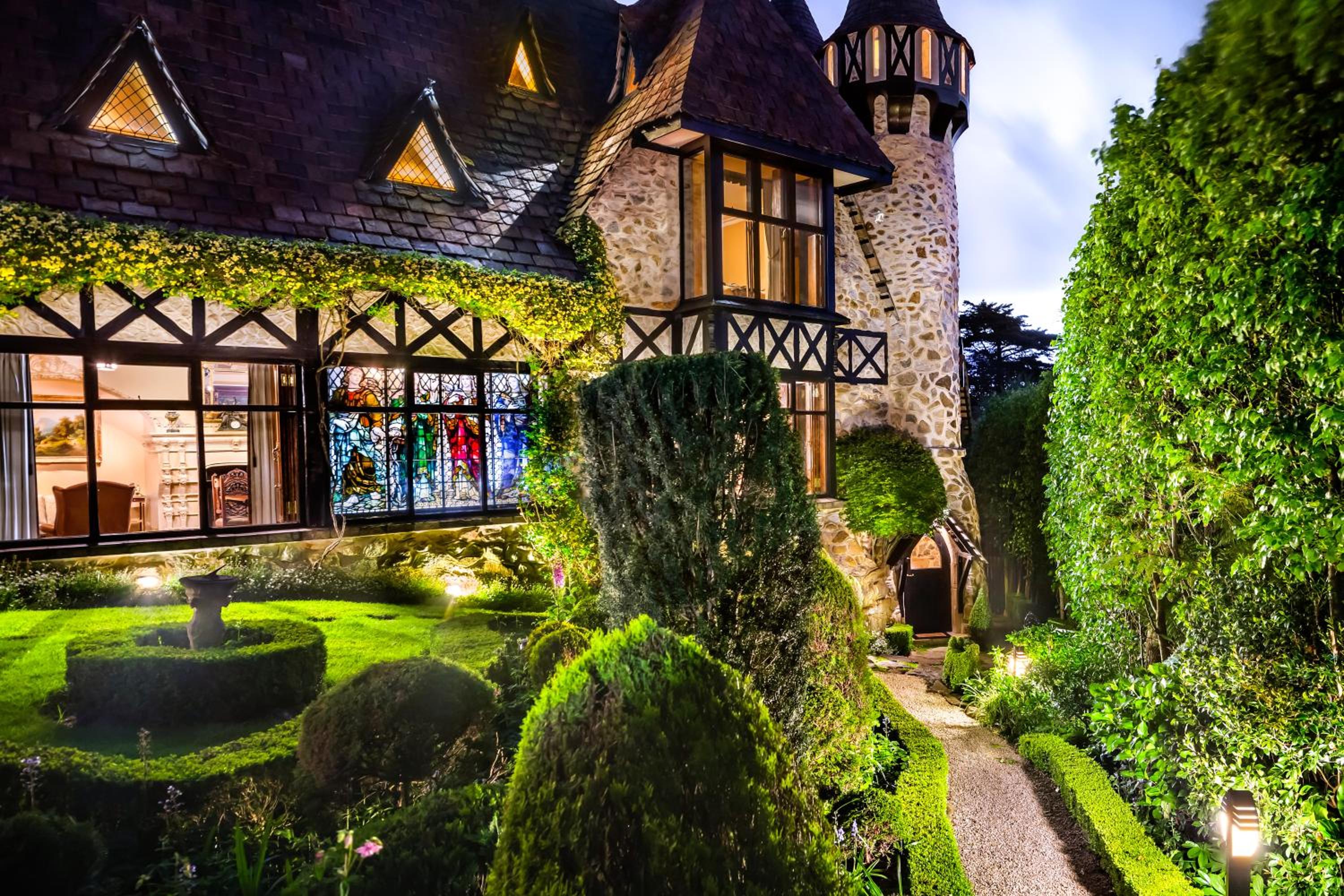 Thorngrove Manor