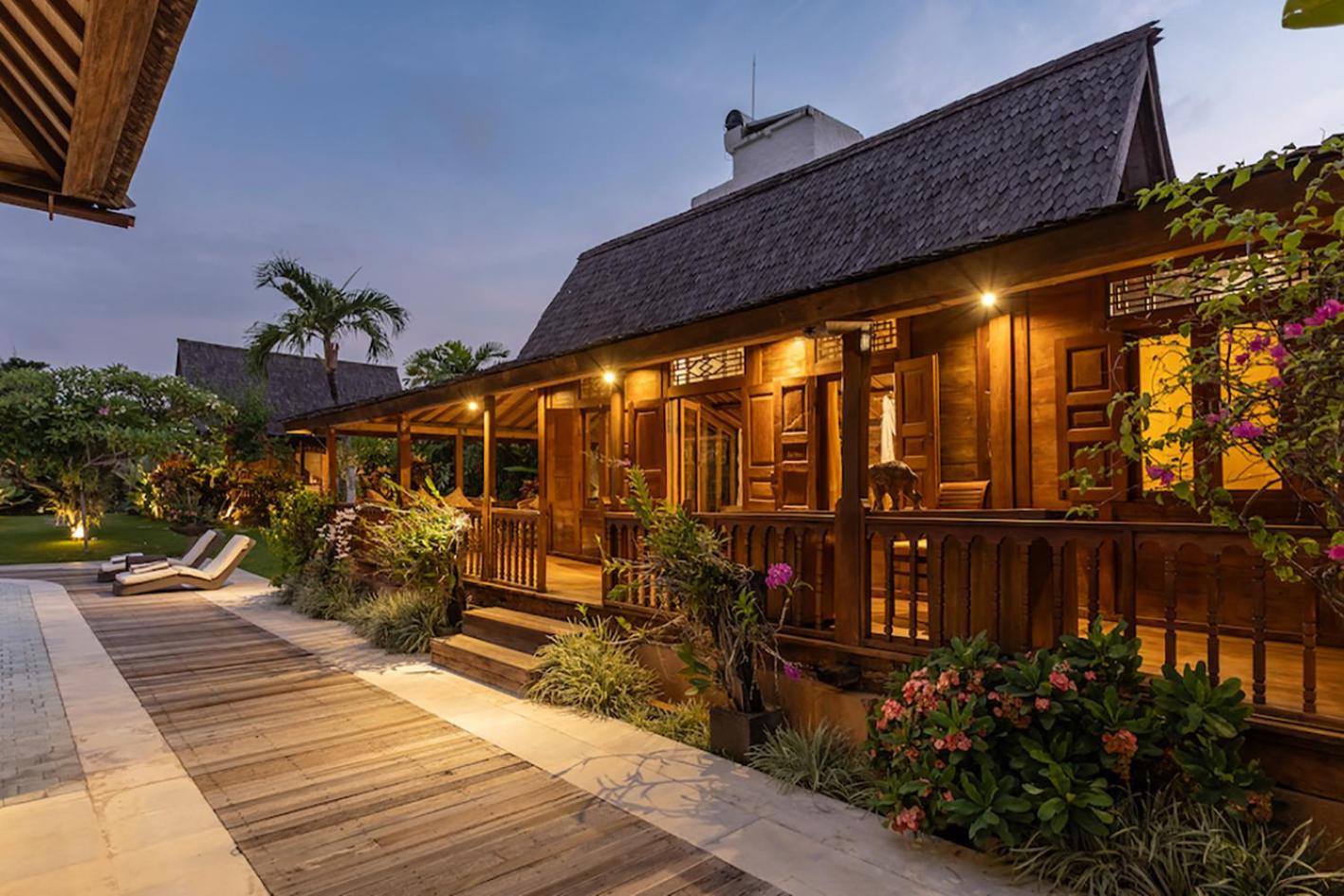 Hotel Villa Lina by Optimum Bali Villas - Image 1