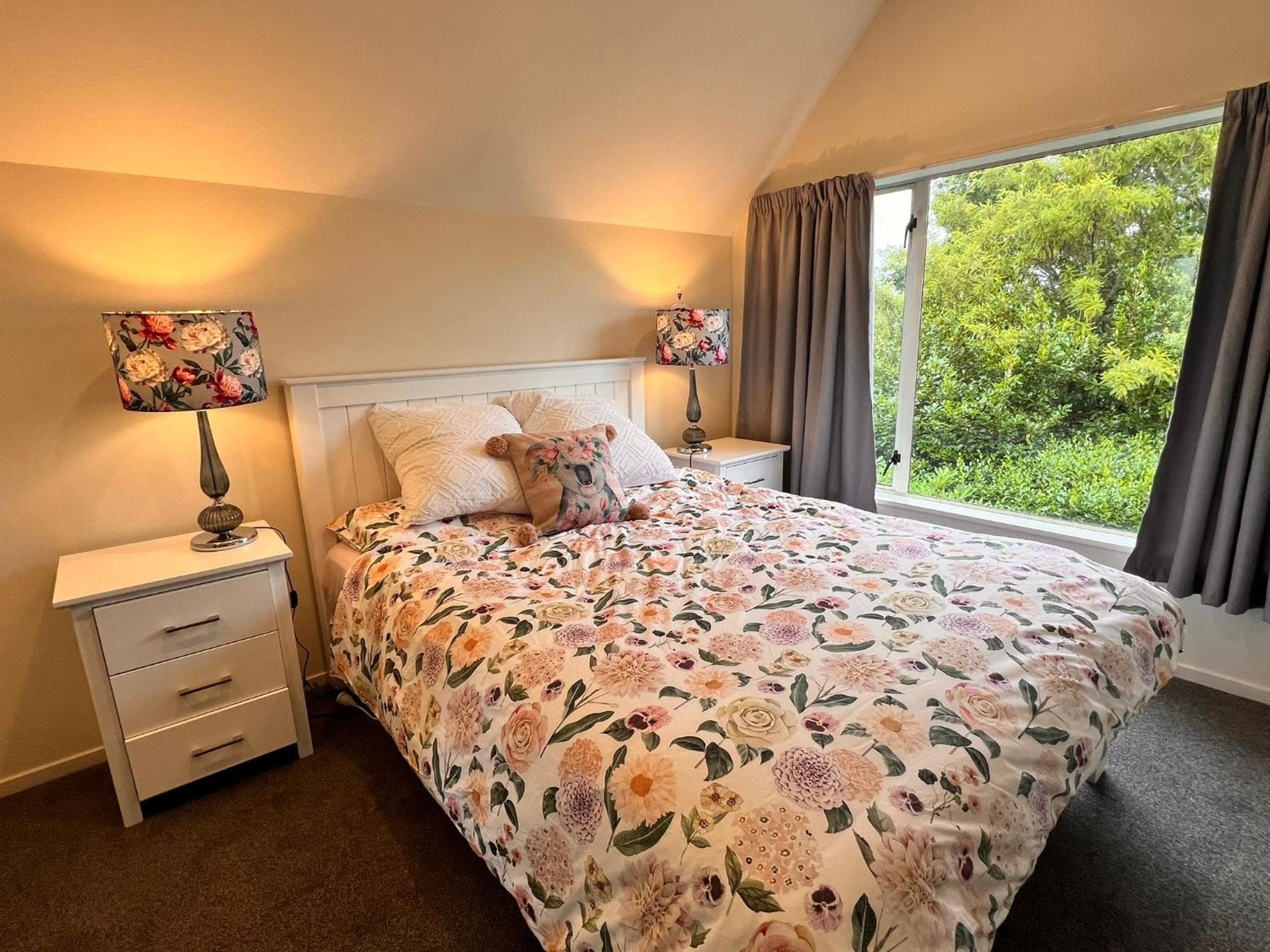 Waimairi Road - Christchurch Holiday Homes view 2