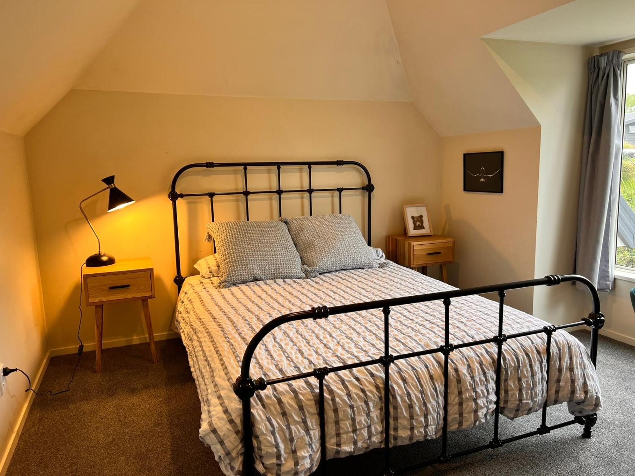 Waimairi Road - Christchurch Holiday Homes view 5