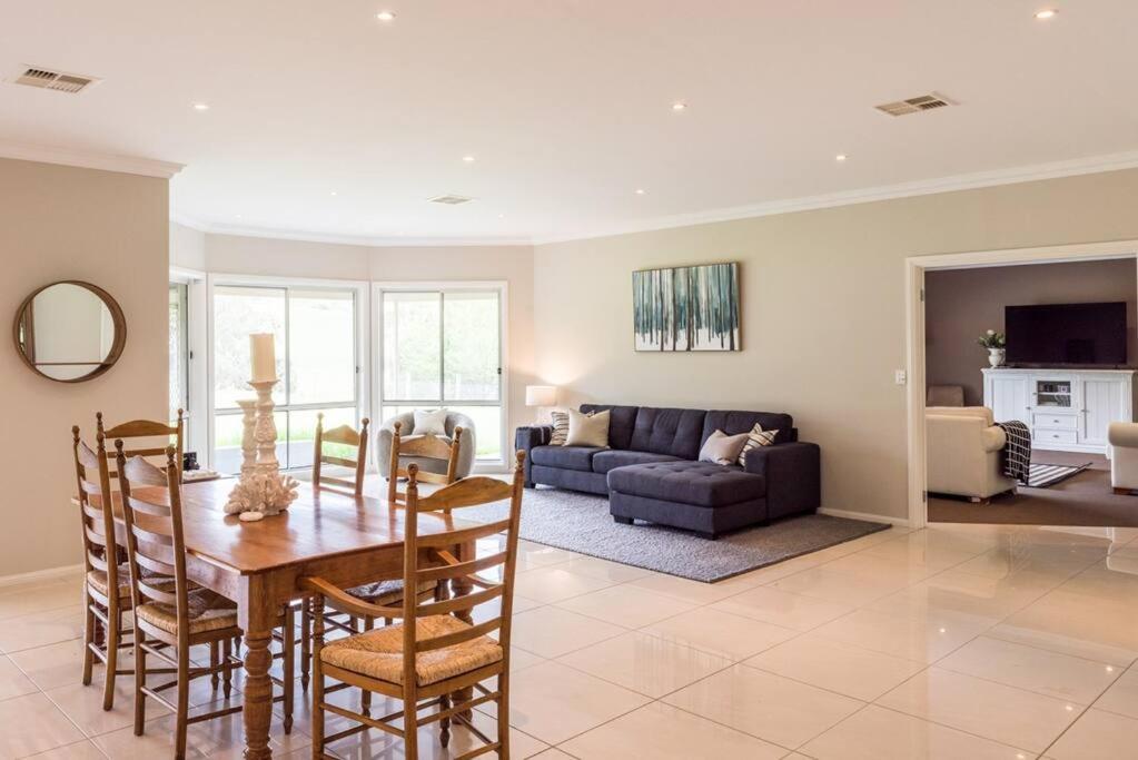 Woodland Retreat in Hunter Valley - dog friendly