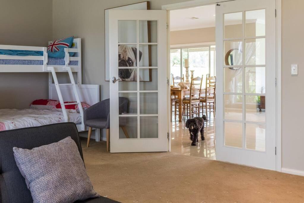 Woodland Retreat in Hunter Valley - dog friendly