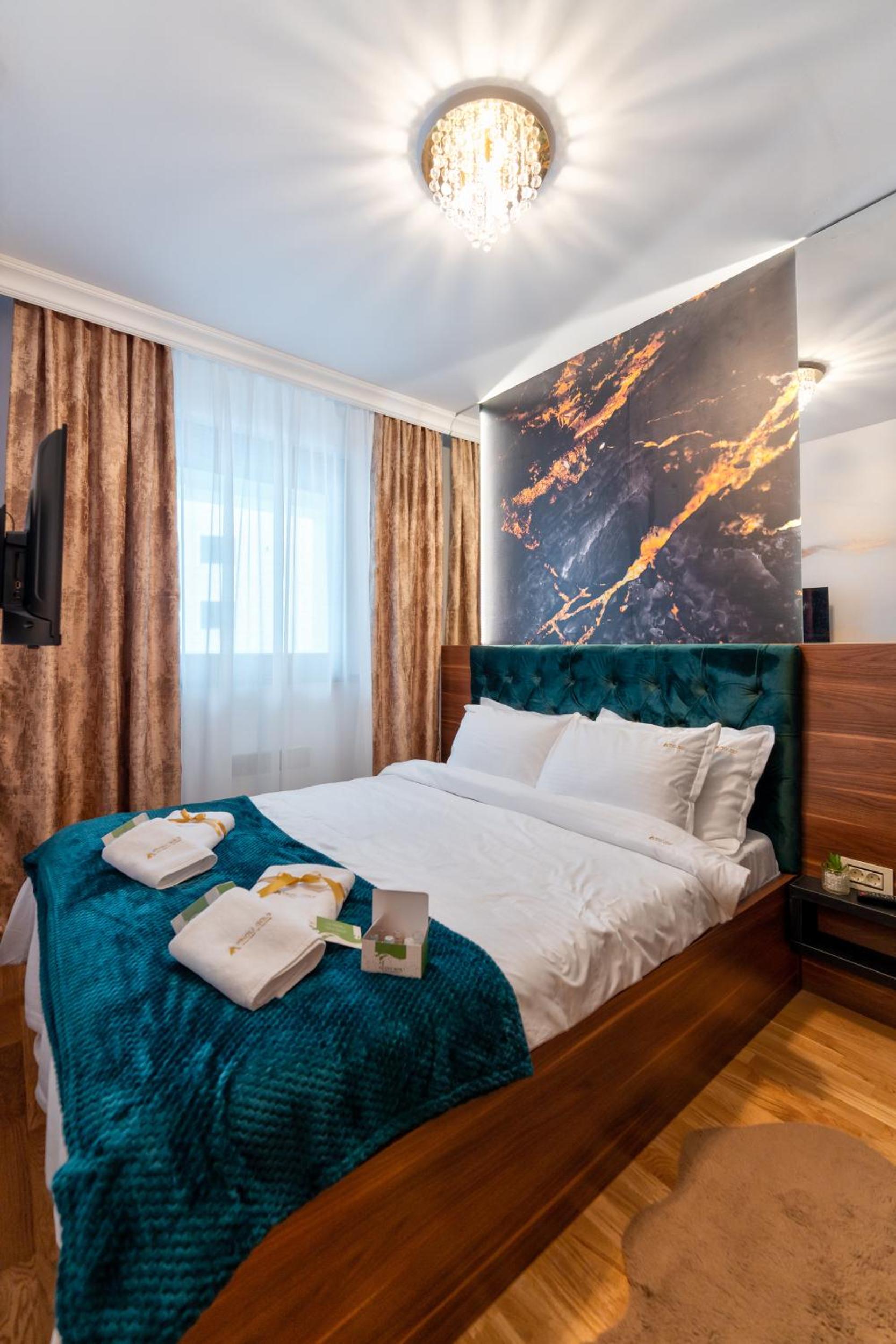 Pinoli gold Zlatibor
