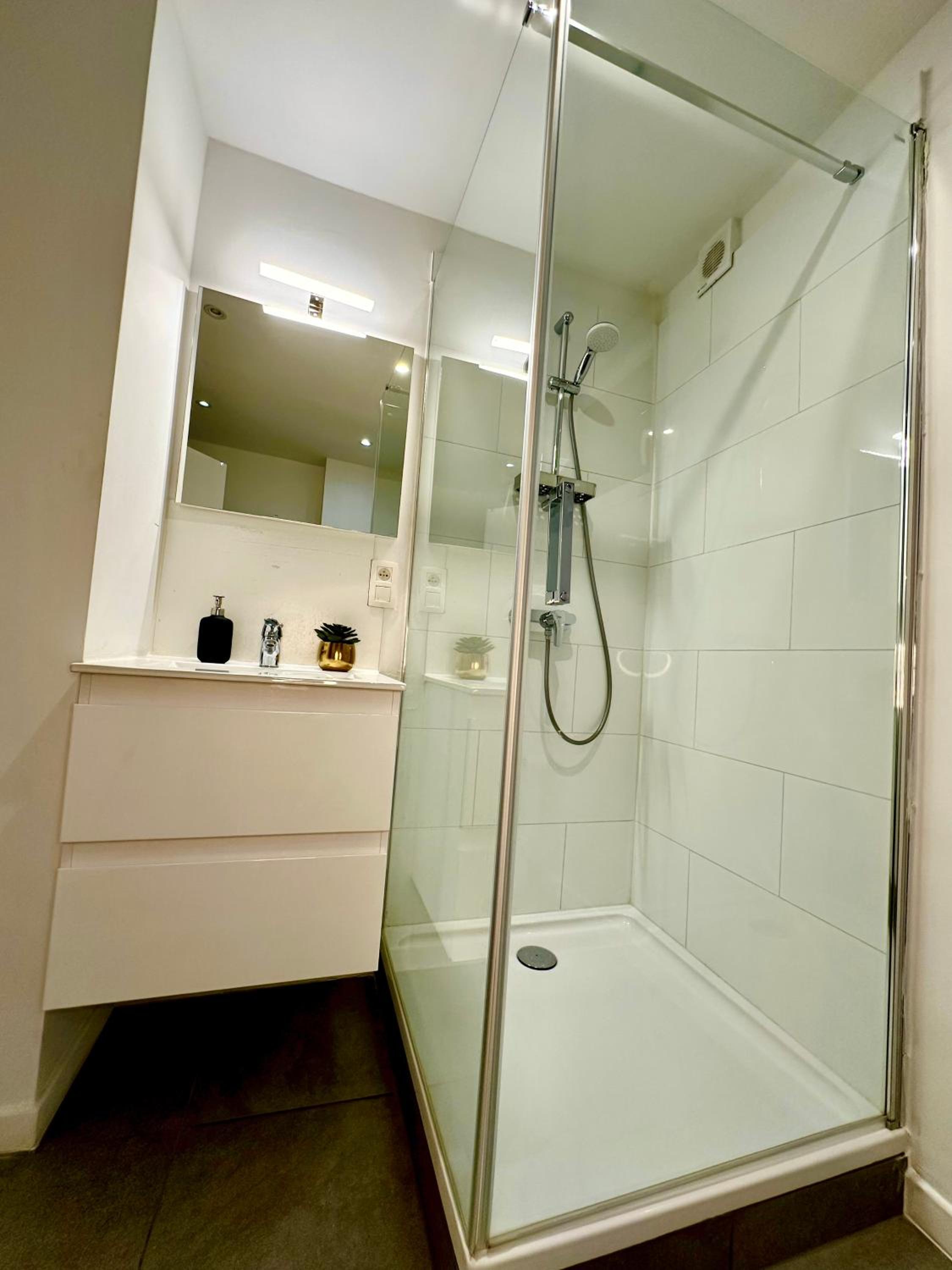 Luxury Suites Mons by Rikas Hotels
