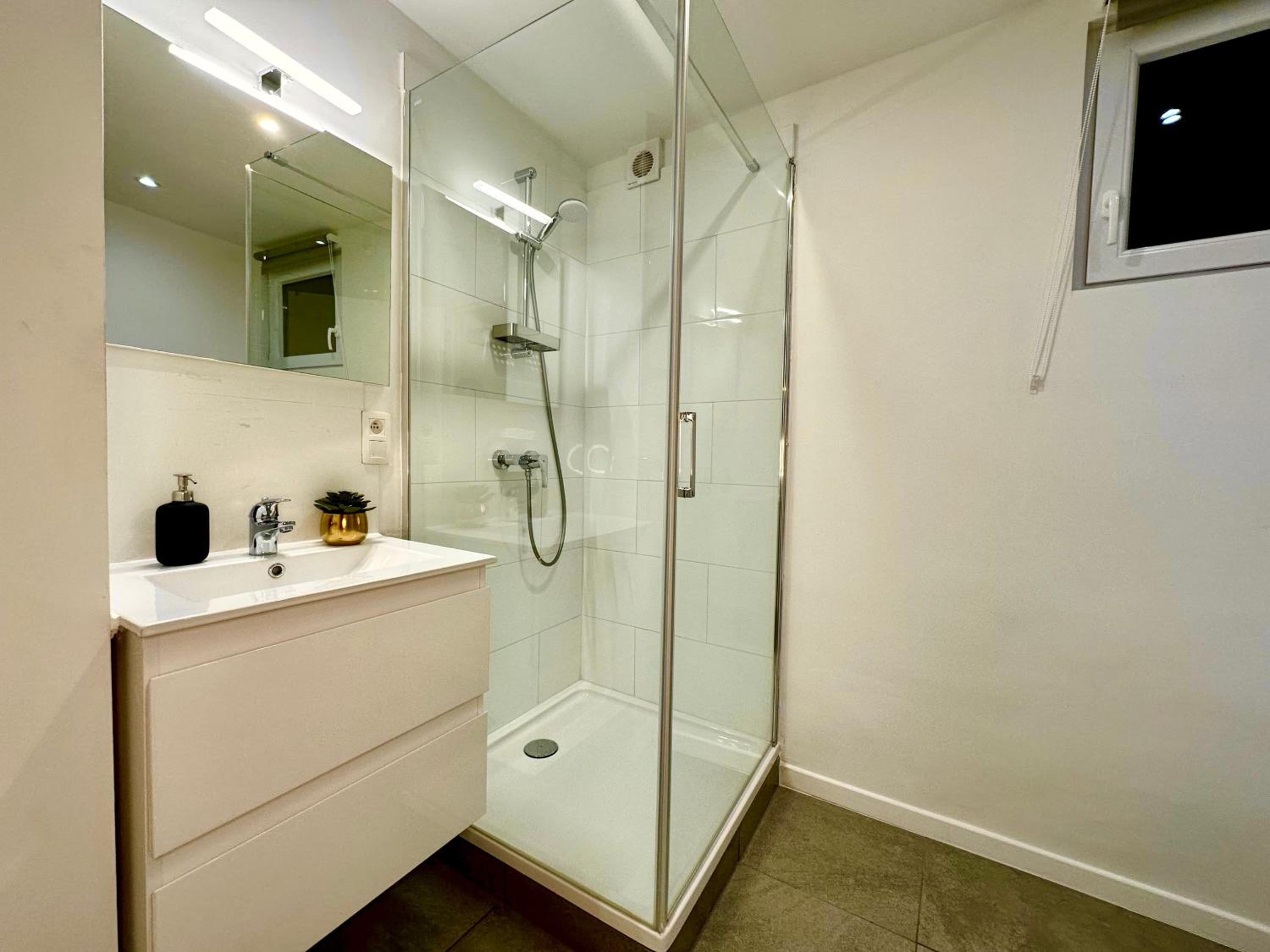 Luxury Suites Mons by Rikas Hotels