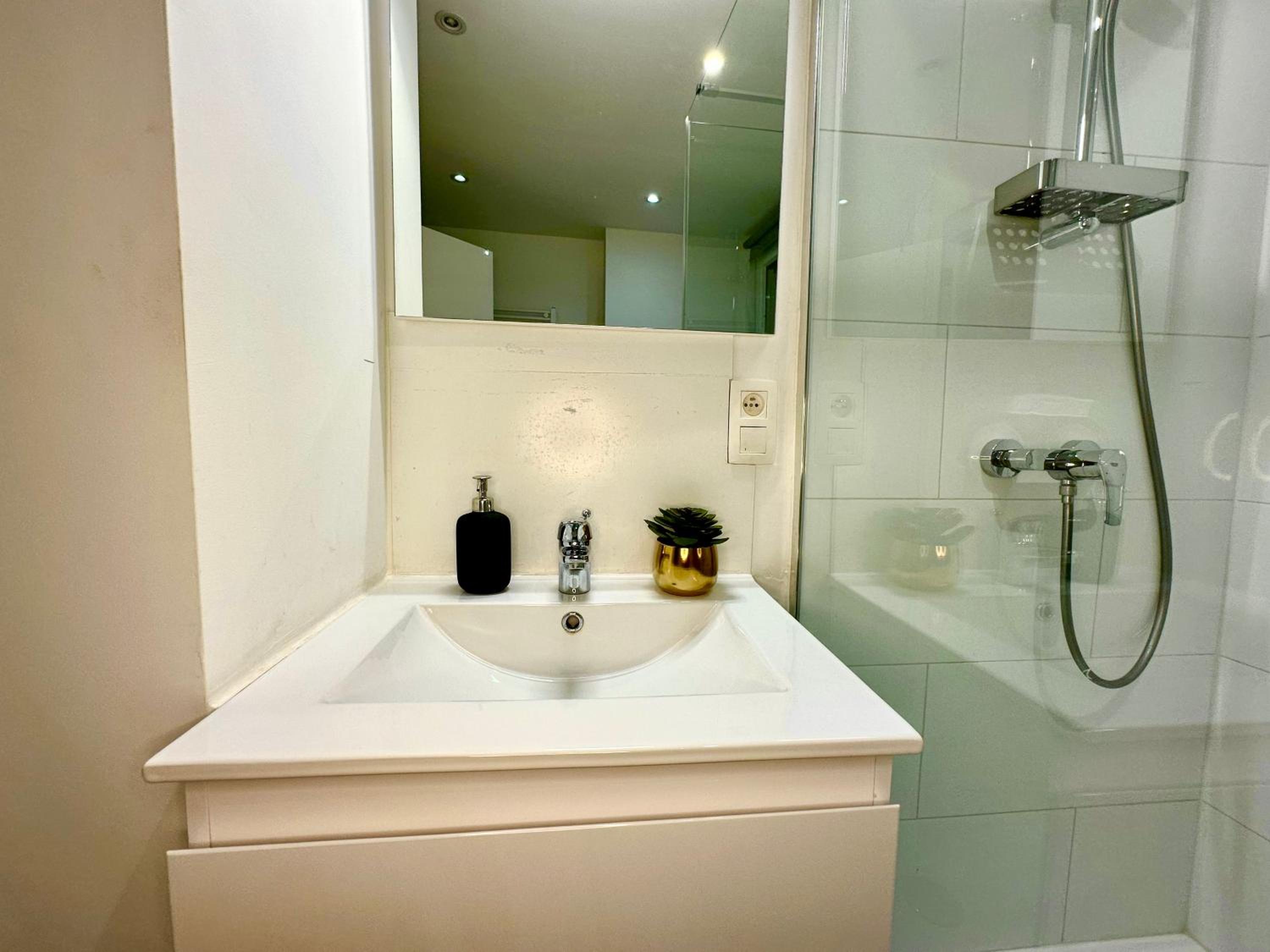 Luxury Suites Mons by Rikas Hotels