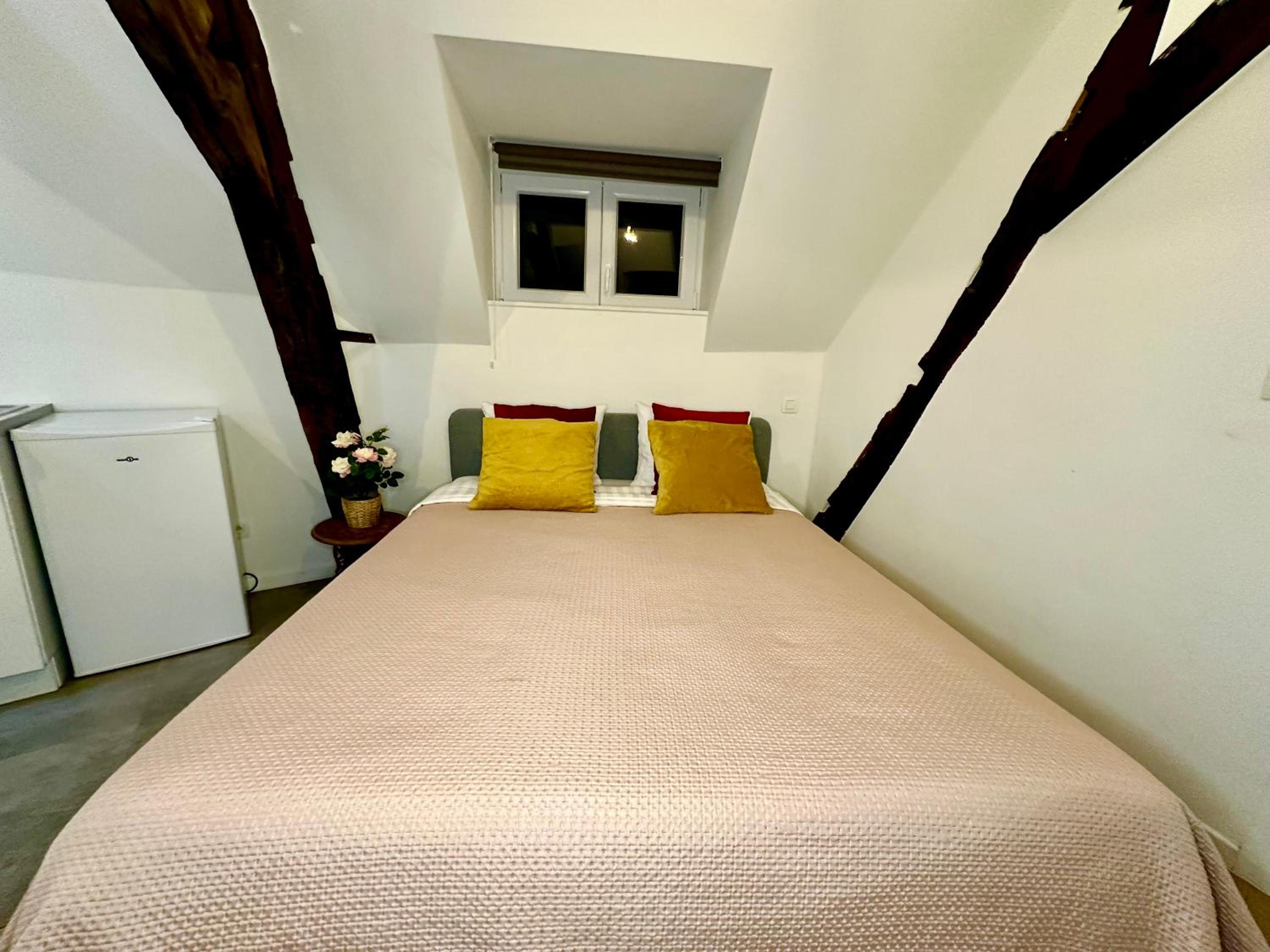 Luxury Suites Mons by Rikas Hotels