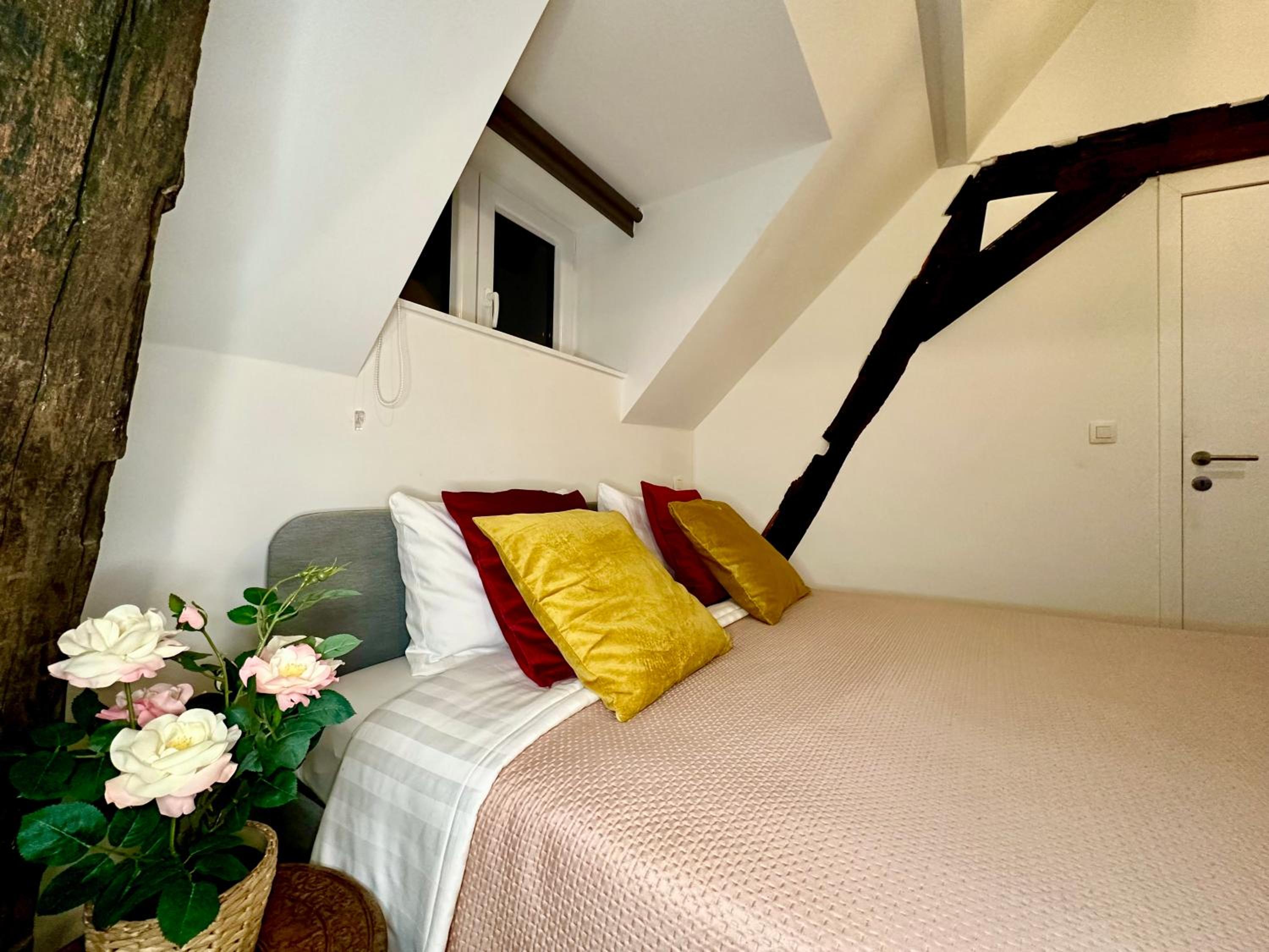 Luxury Suites Mons by Rikas Hotels