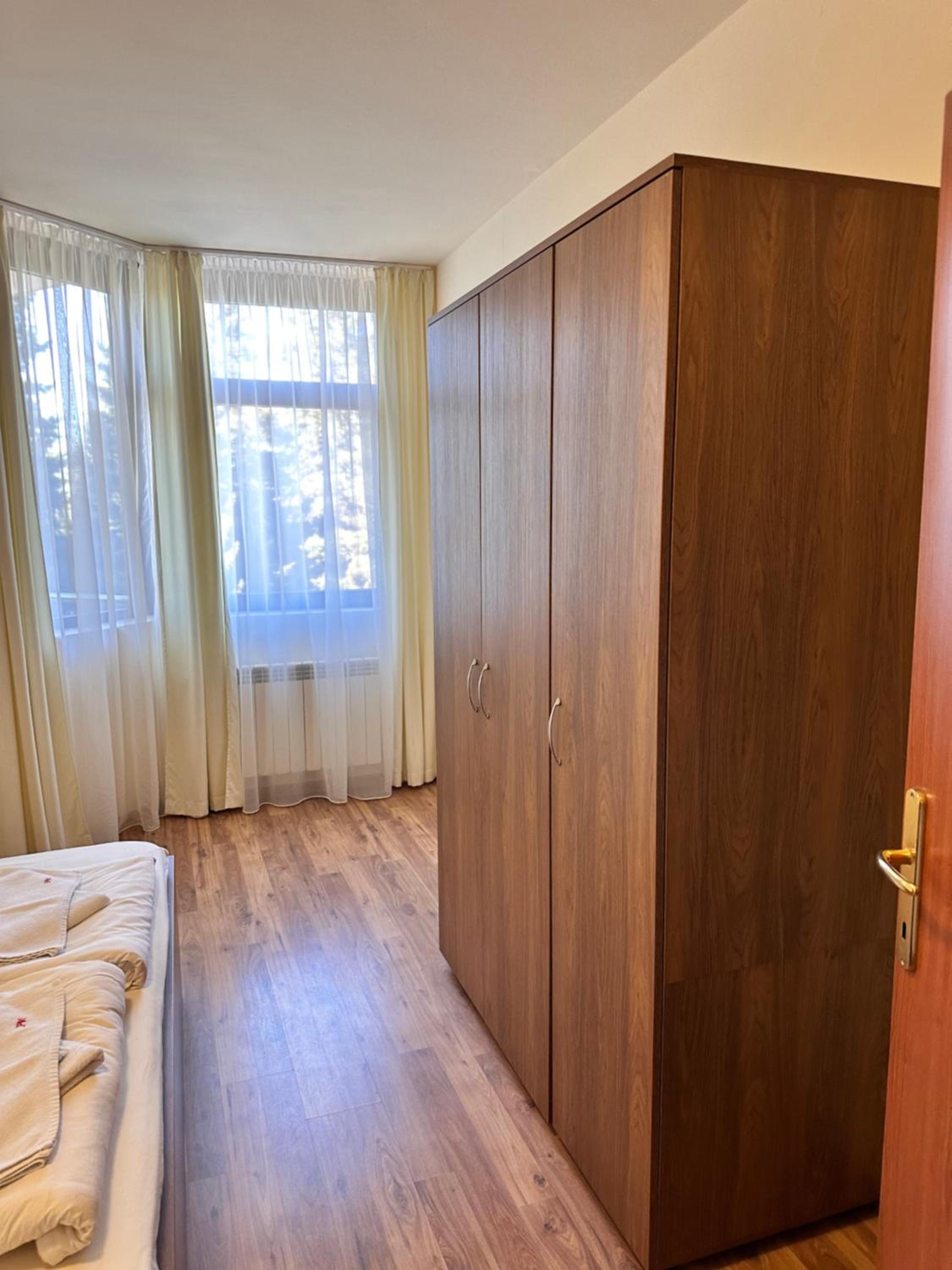 Large size apartment sleep 6 in Flora main building