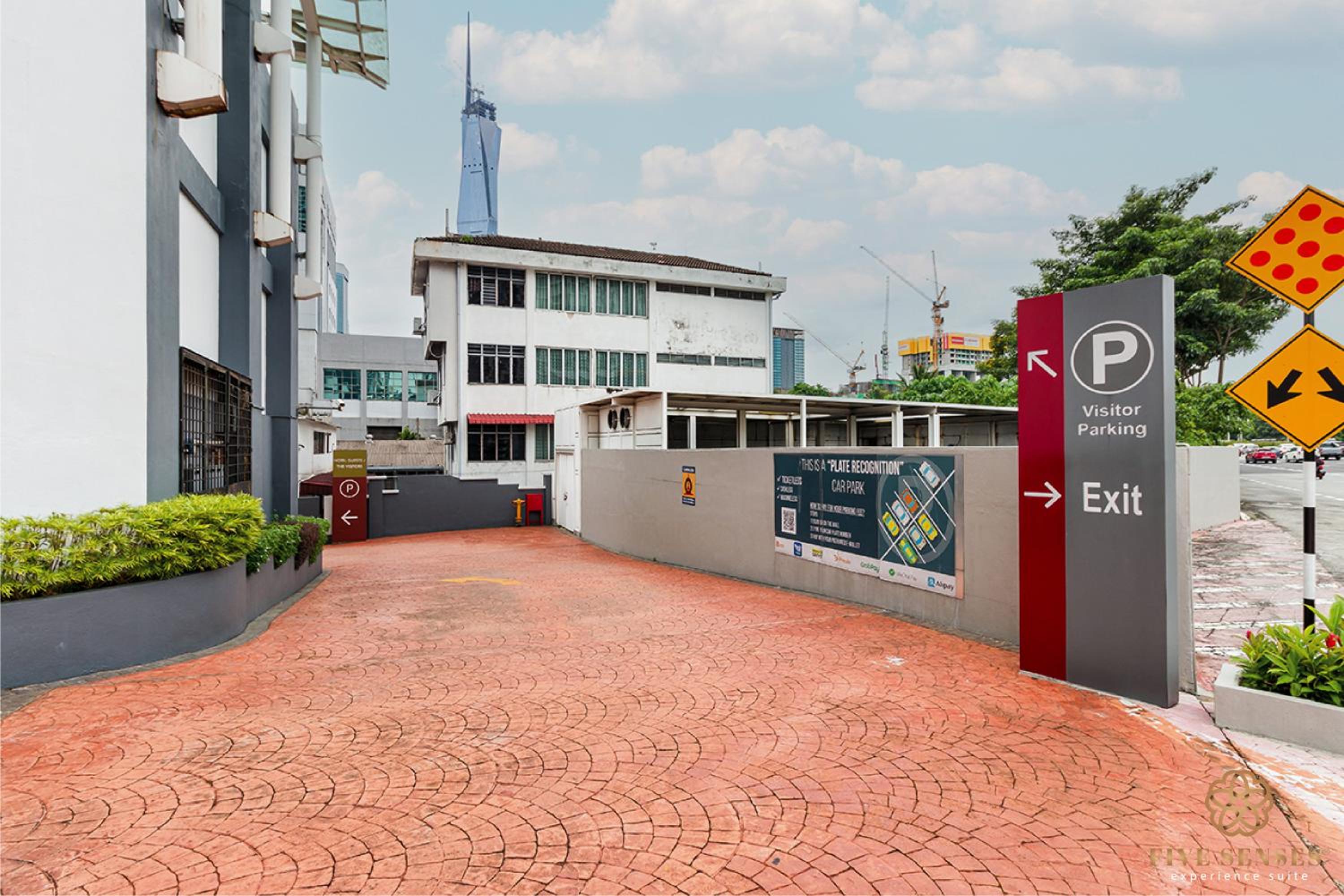 Dua Sentral Signature Suites