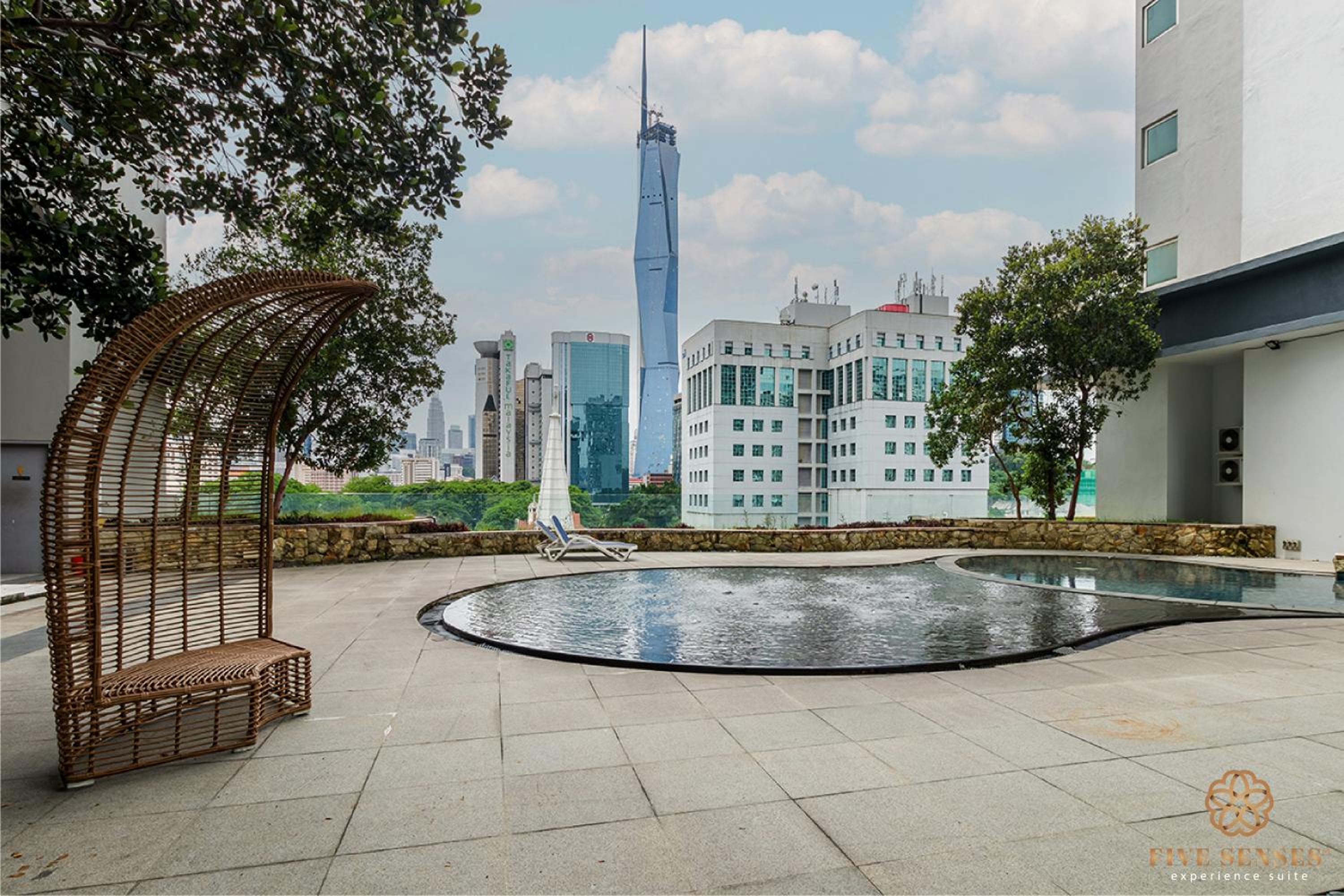 Dua Sentral Signature Suites