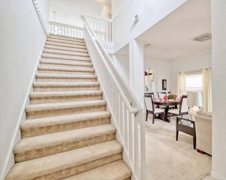 Fabulous 5 Bed Villa In Popular Location view 5