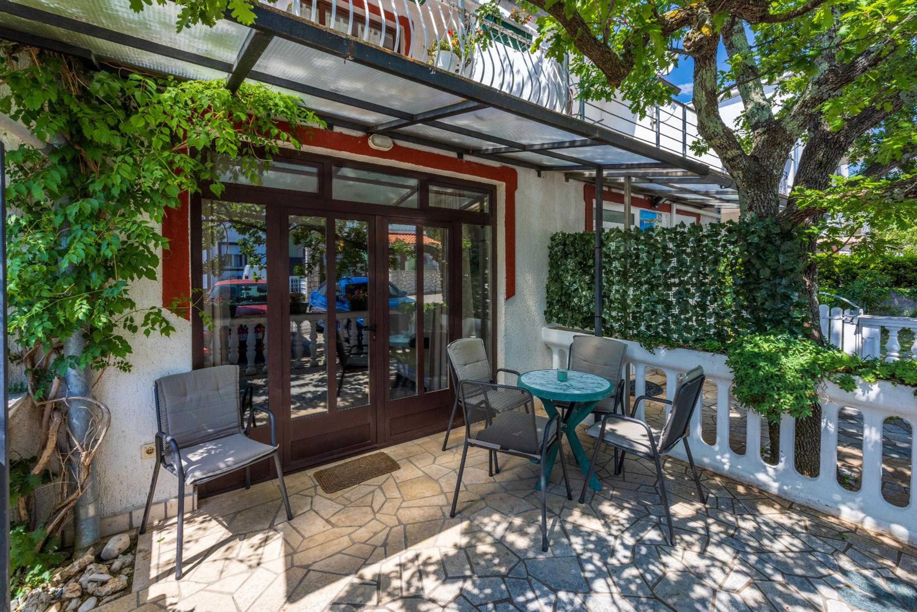 Apartment Dom with 2 terrace & free parking view 4