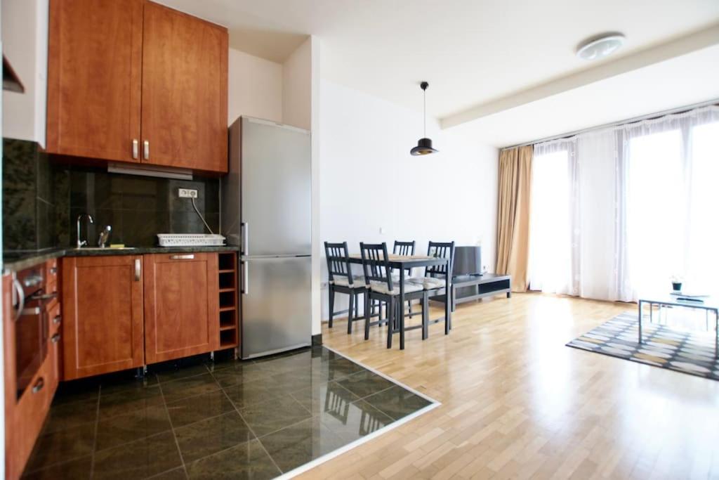 Standard Apartment by Hi5 - Kazinczy street view 5