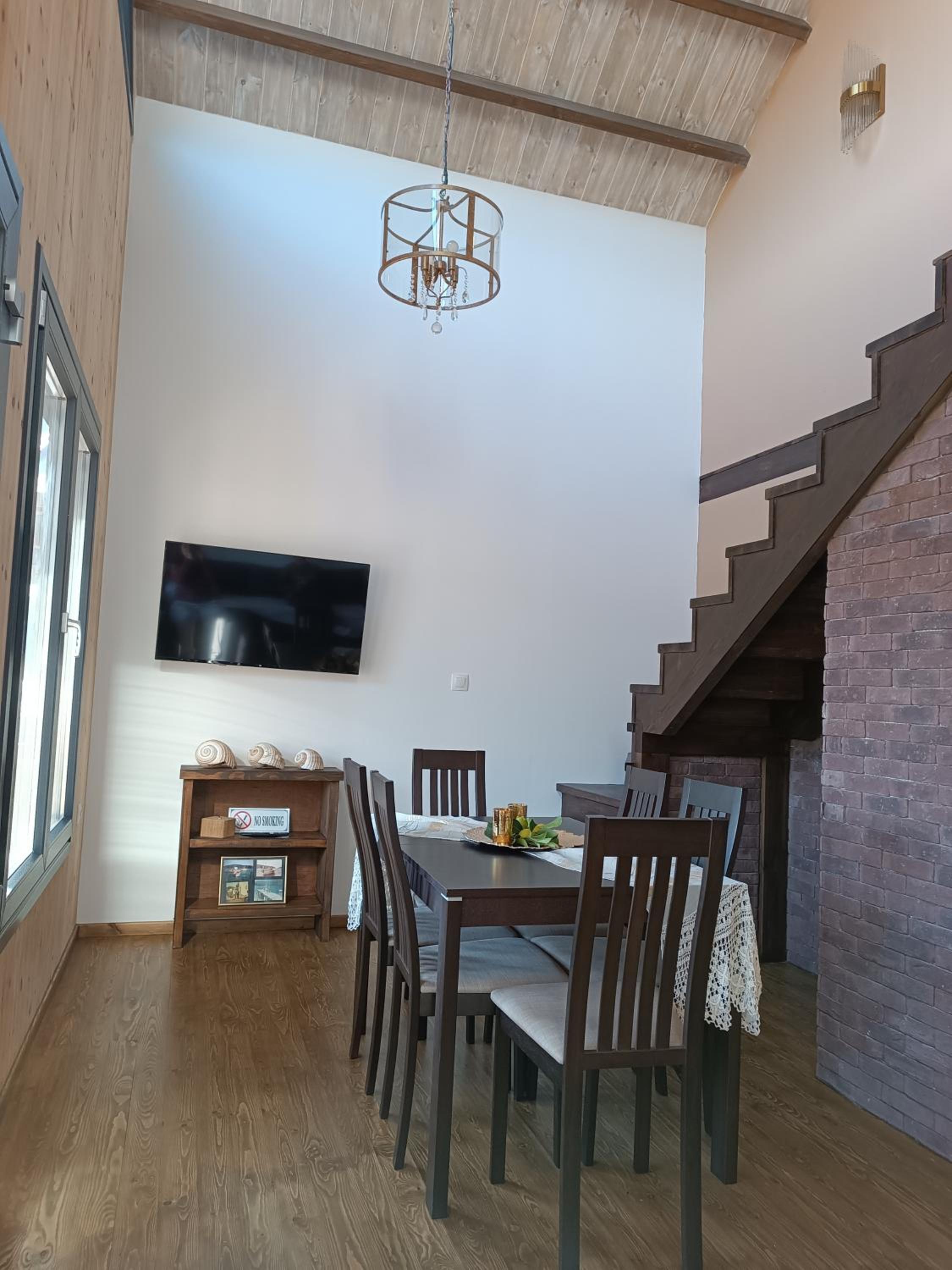 Kartalia wooden maisonette
