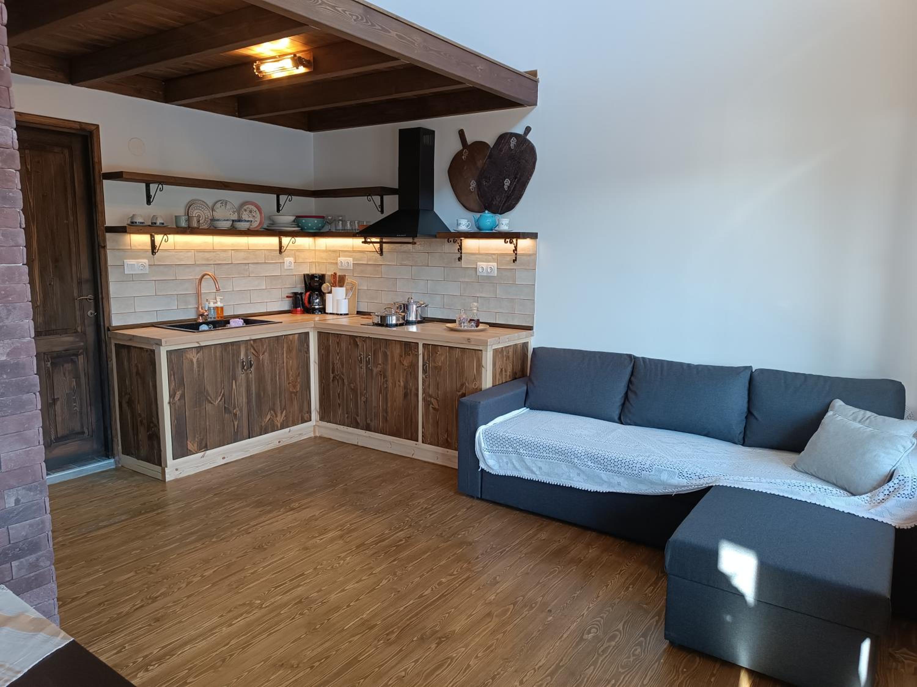 Kartalia wooden maisonette