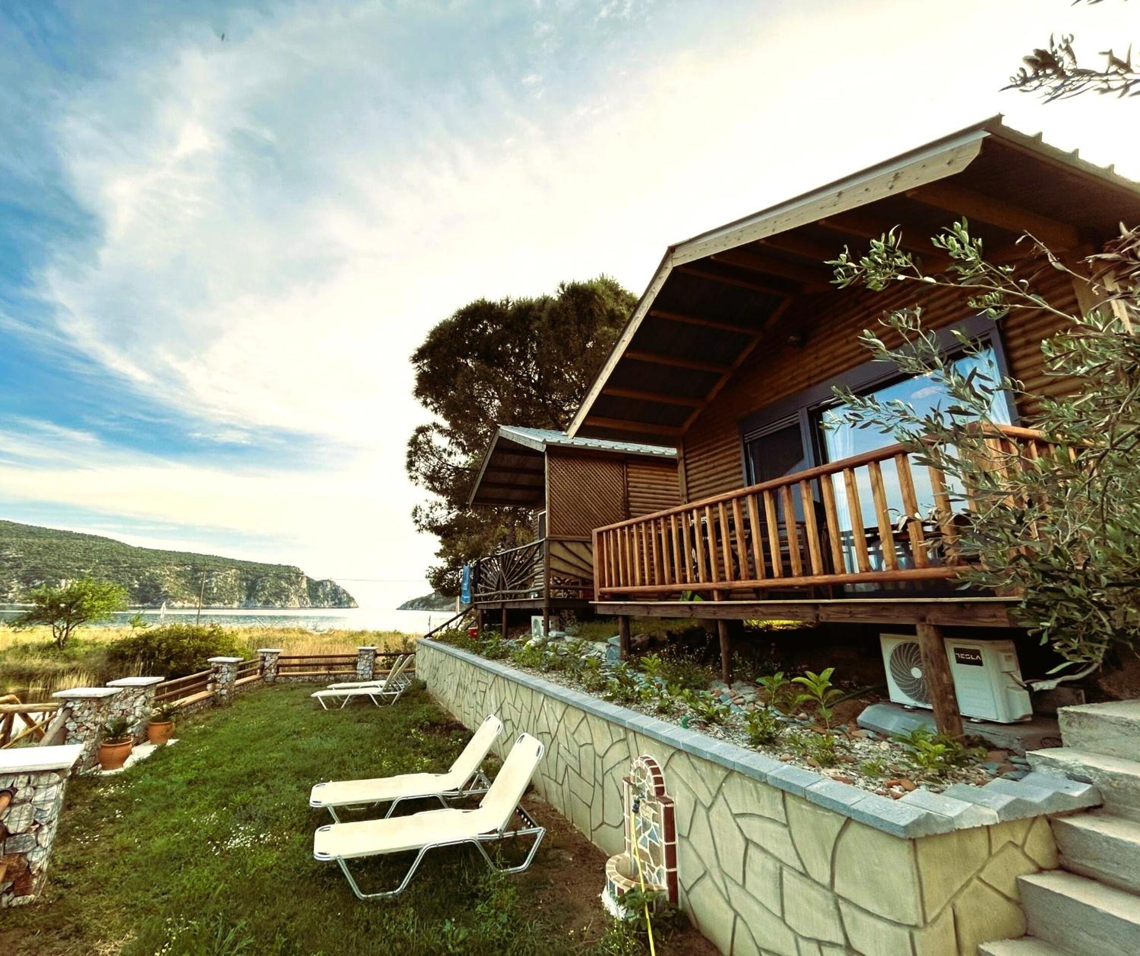 Kartalia wooden maisonette