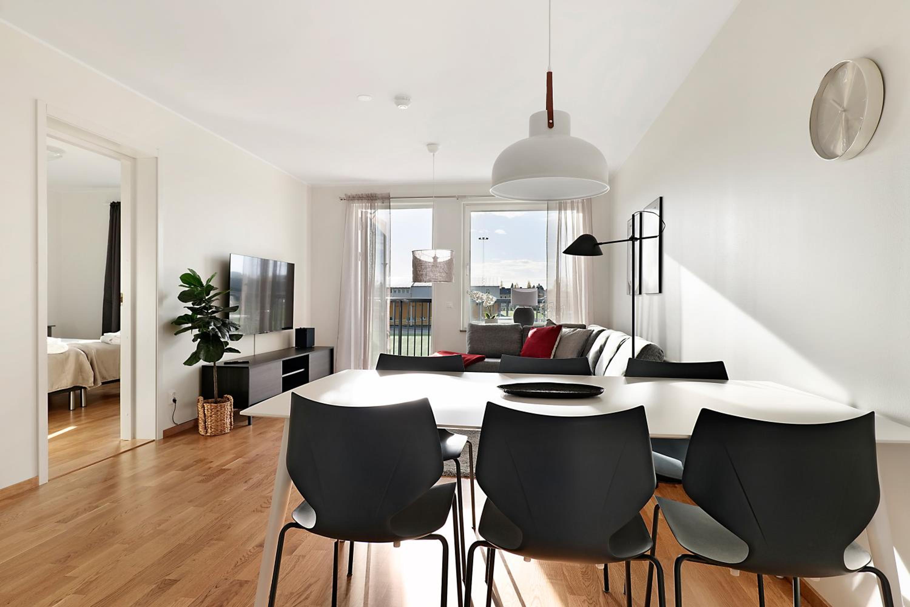 Guestly Homes - 3BR Corporate Comfort view 2