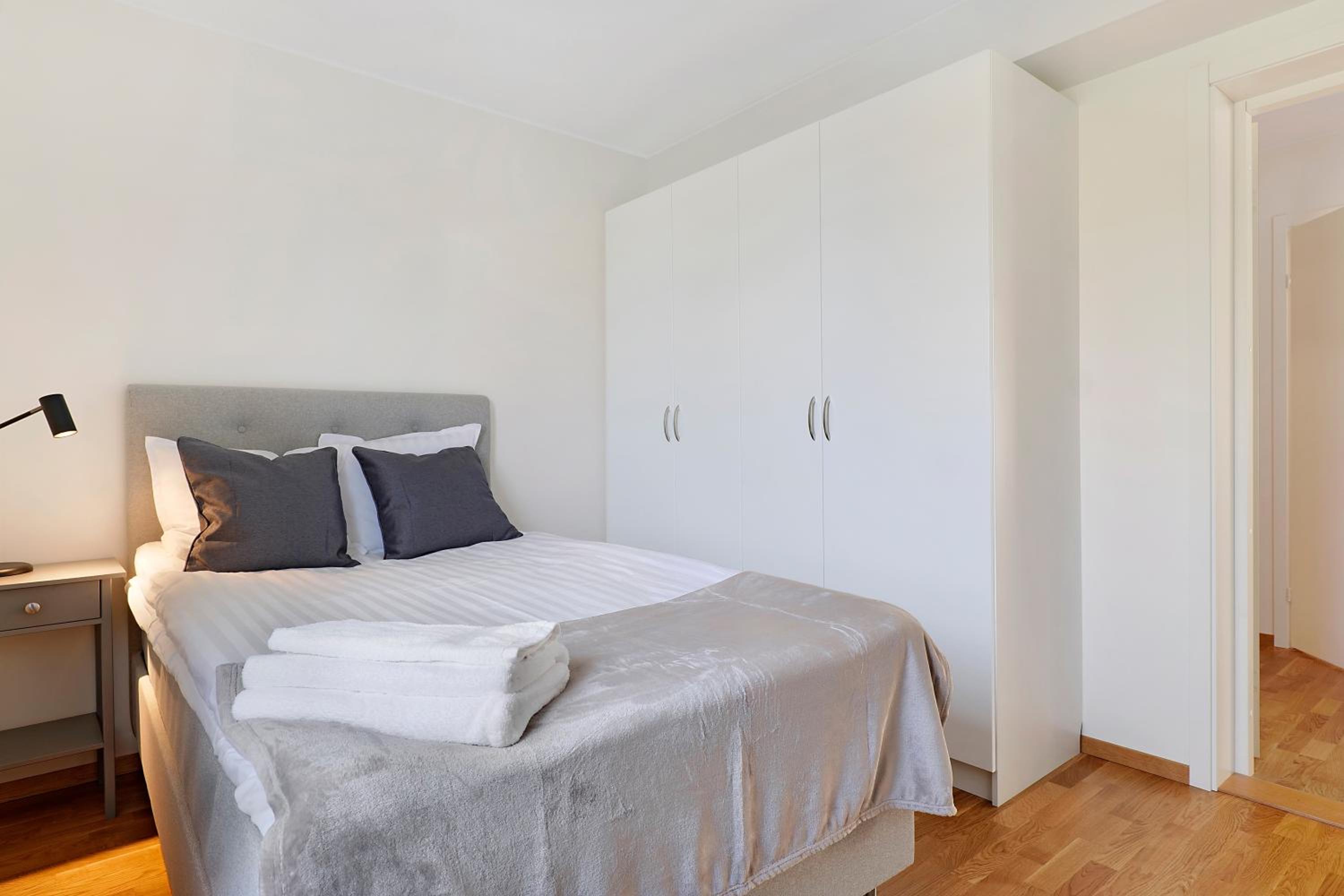 Guestly Homes - 3BR Corporate Comfort view 3