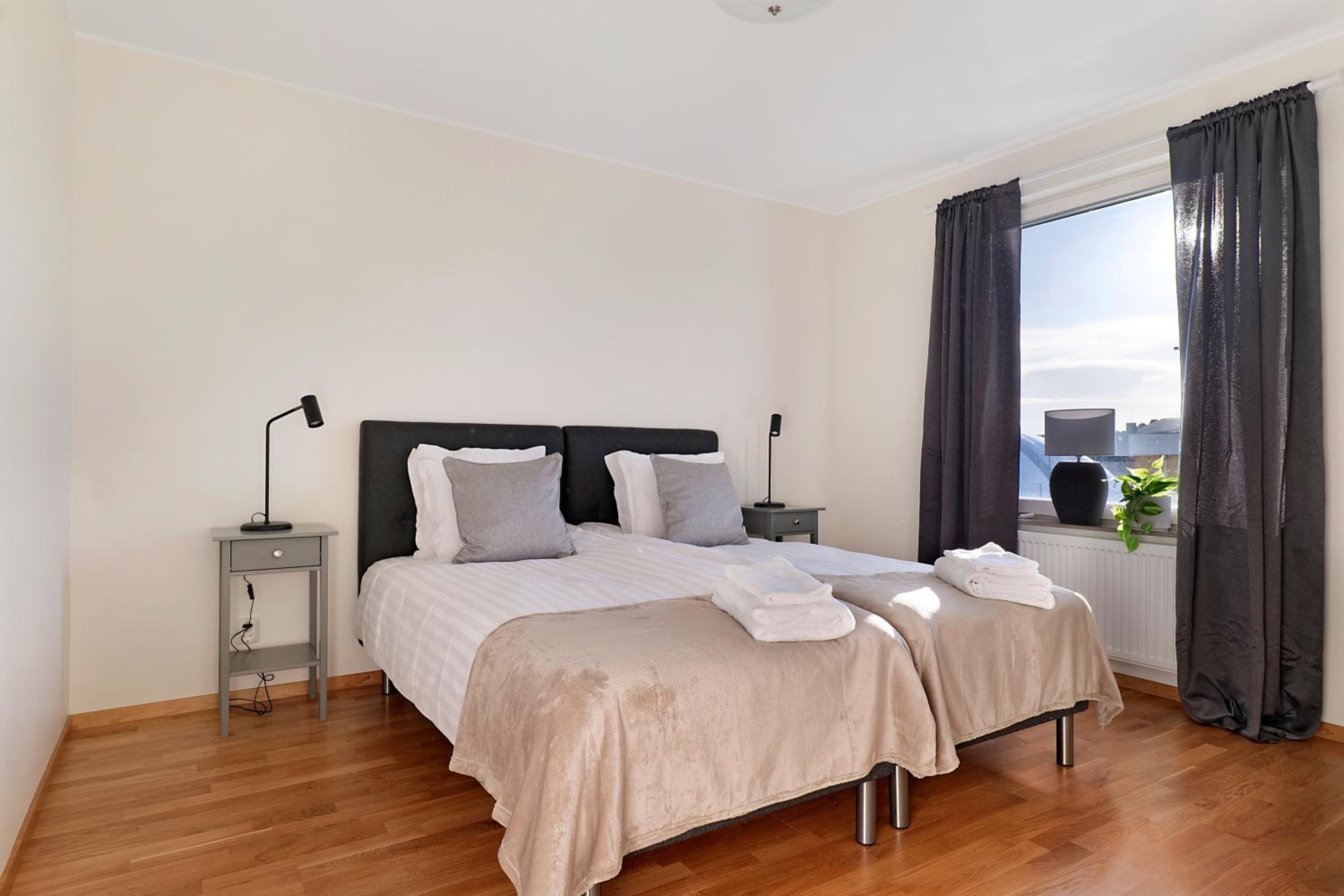 Guestly Homes - 3BR Corporate Comfort view 4