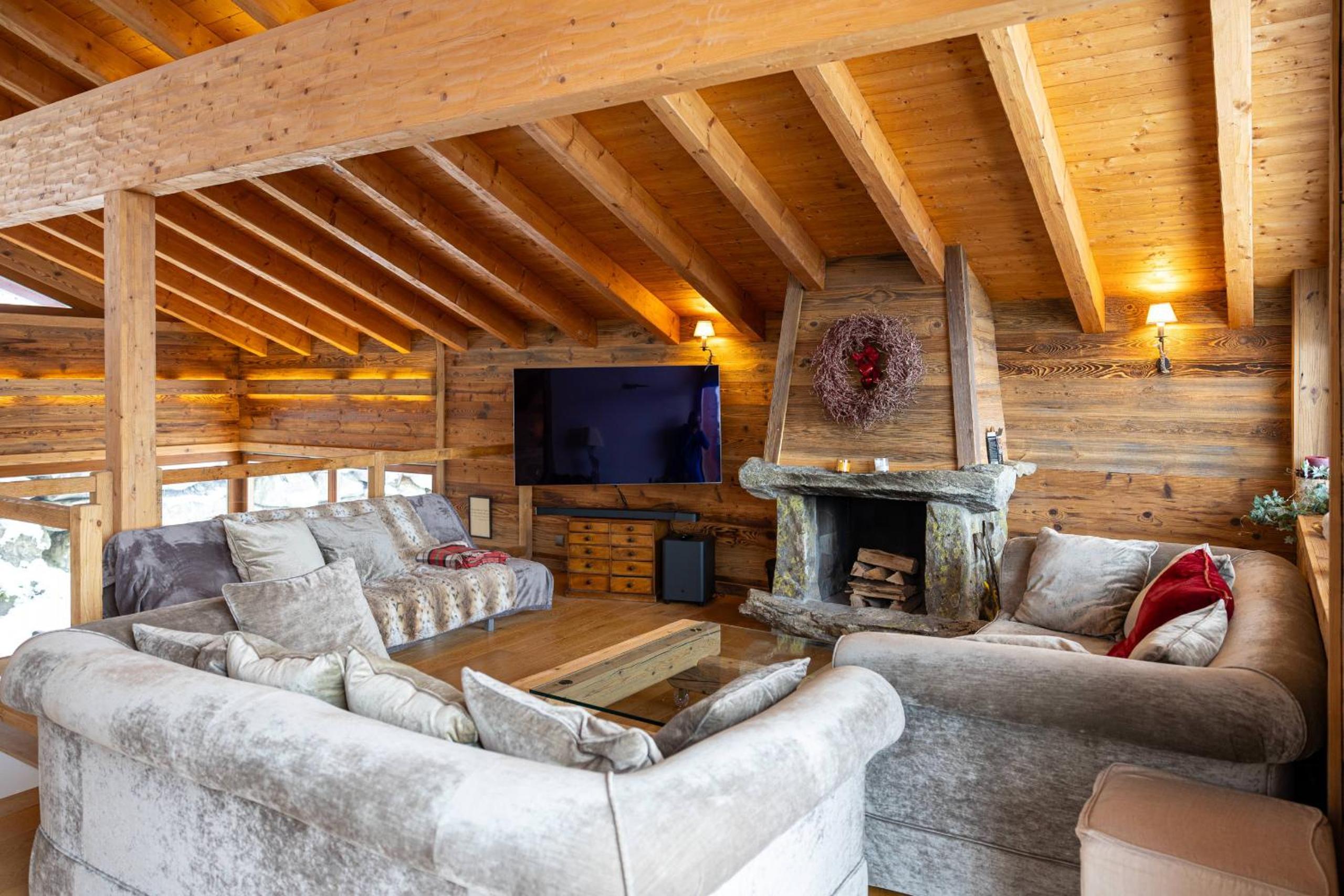 Above the Clouds - spacious chalet with great view