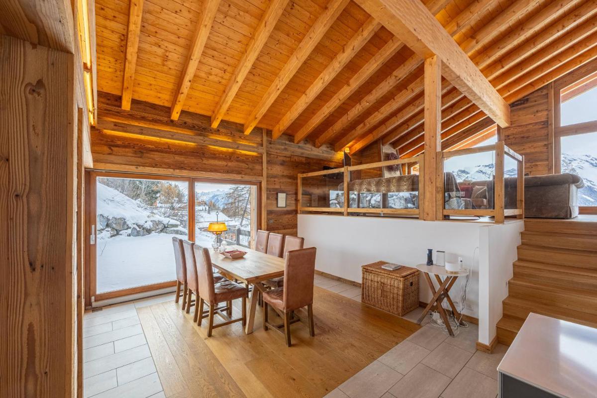 Above the Clouds - spacious chalet with great view