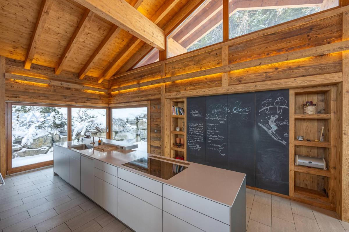 Above the Clouds - spacious chalet with great view