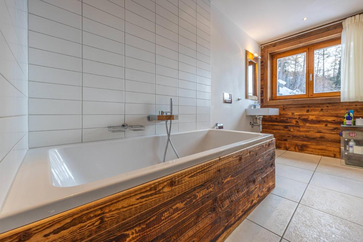 Above the Clouds - spacious chalet with great view