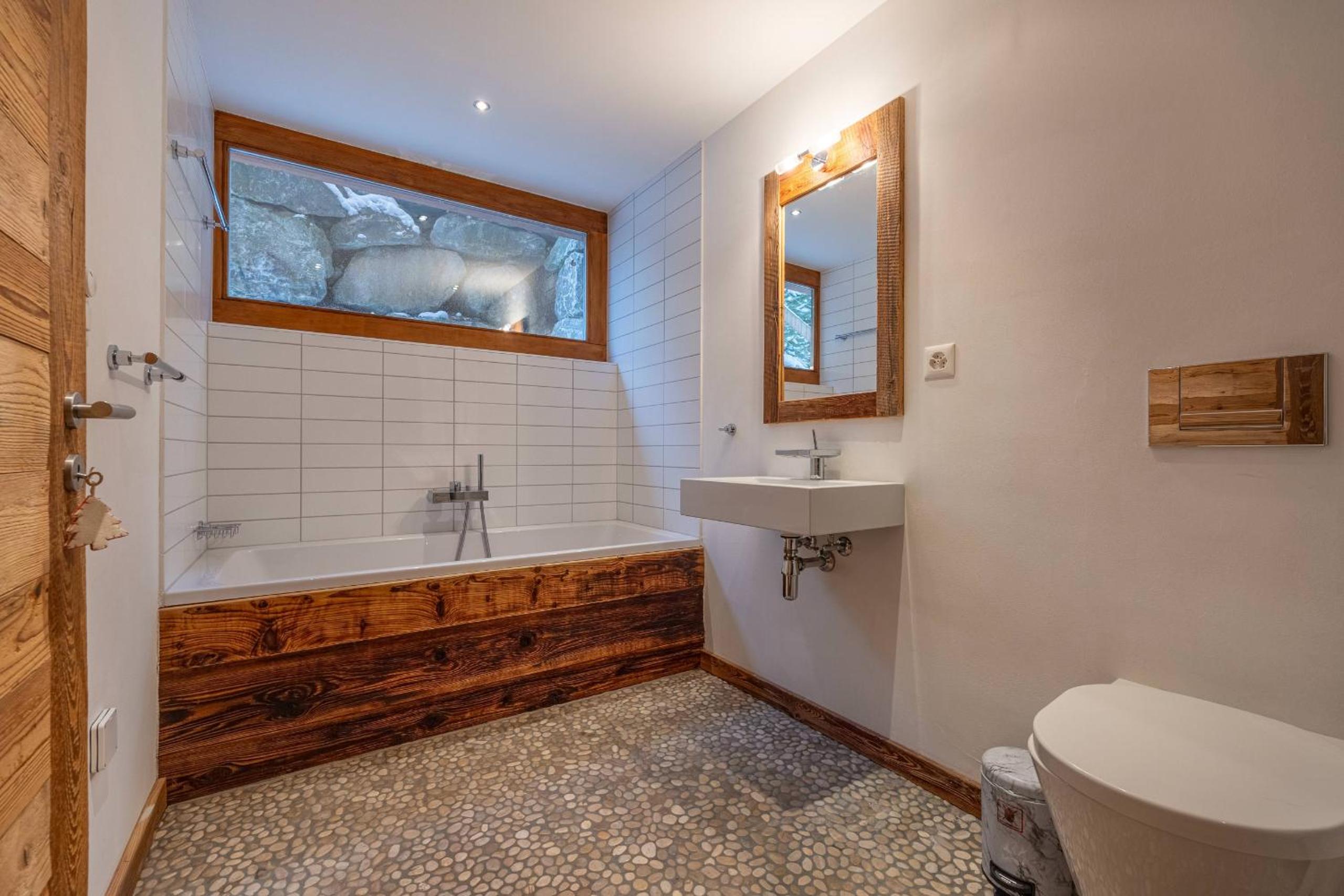 Above the Clouds - spacious chalet with great view