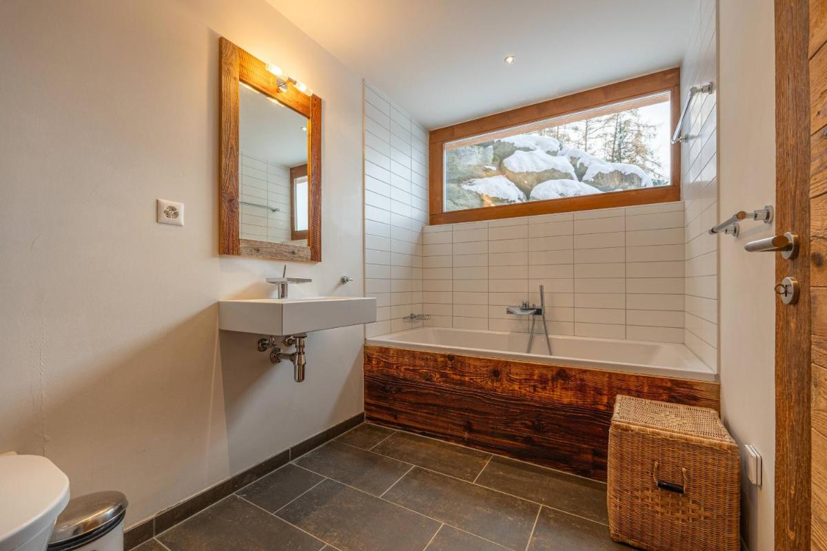 Above the Clouds - spacious chalet with great view