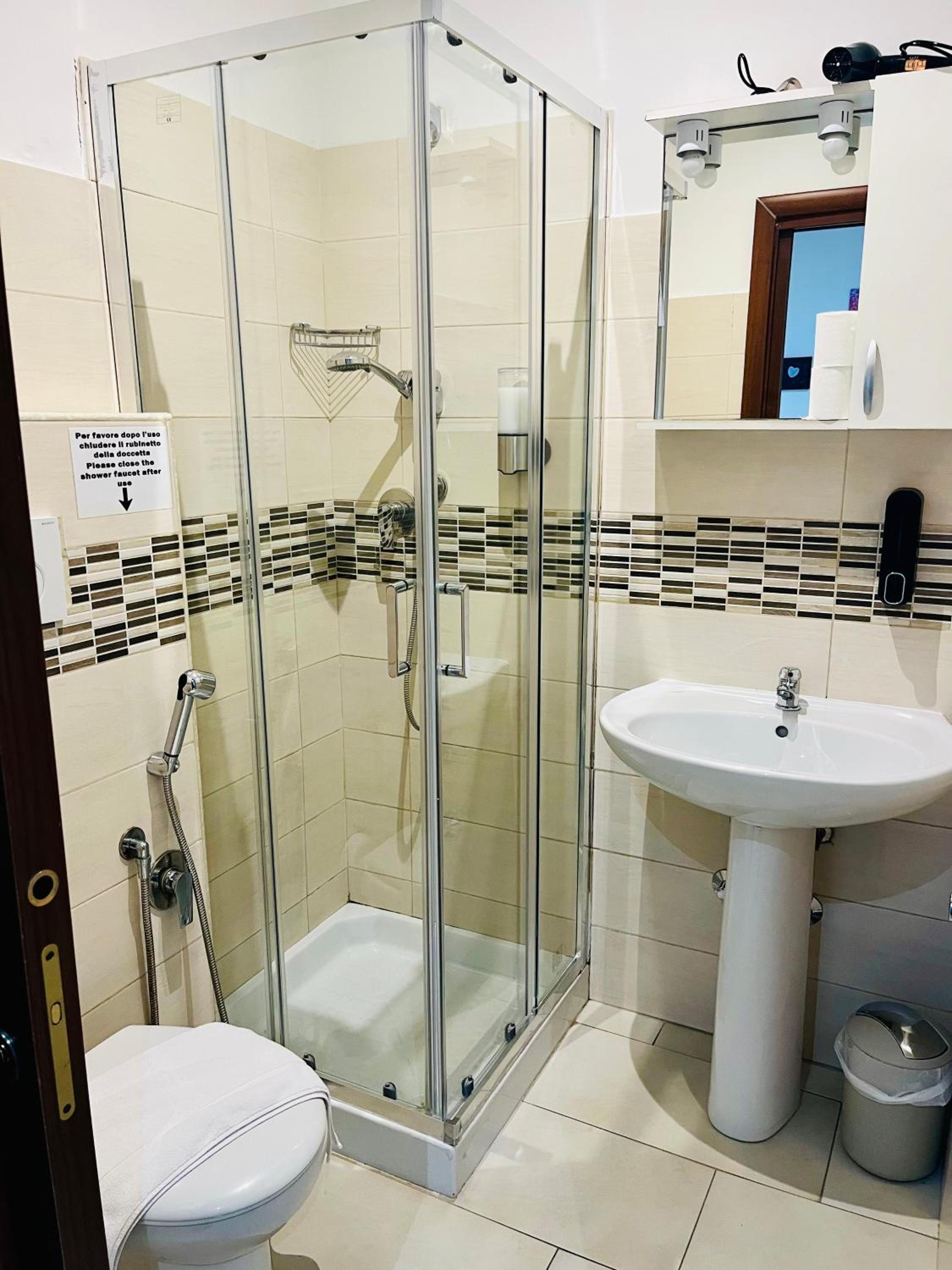 ImeraRooms en Rome — bathroom