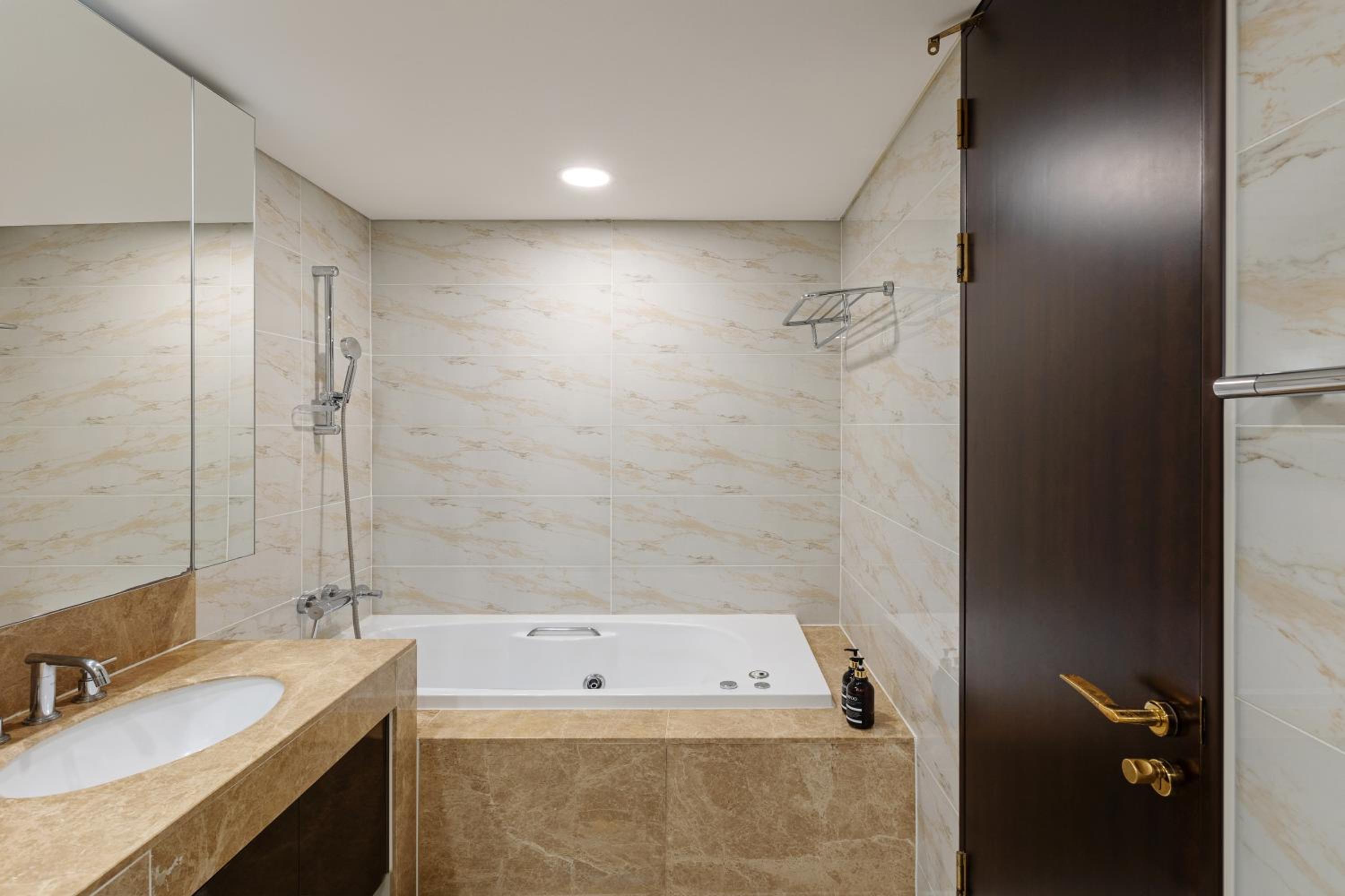Pale De Cz Condo