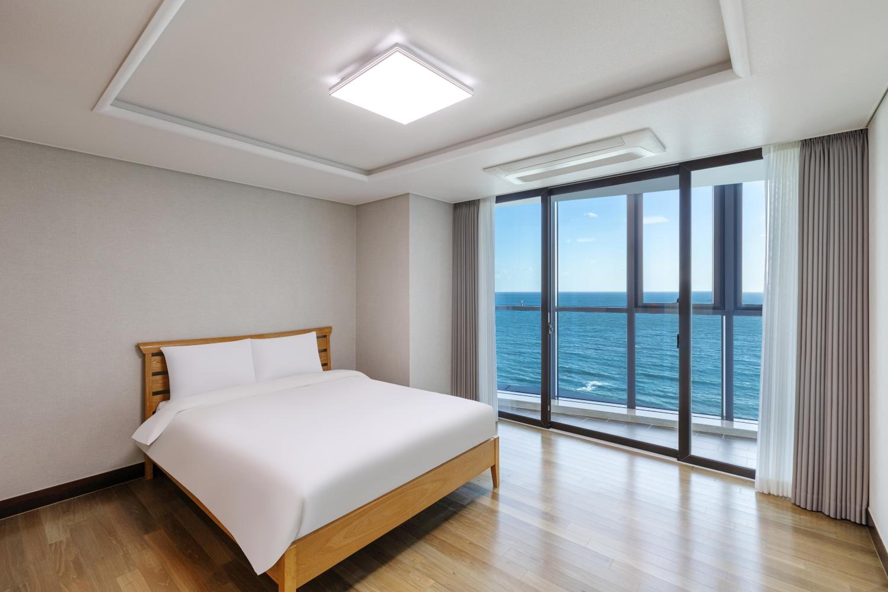 Pale De Cz Condo